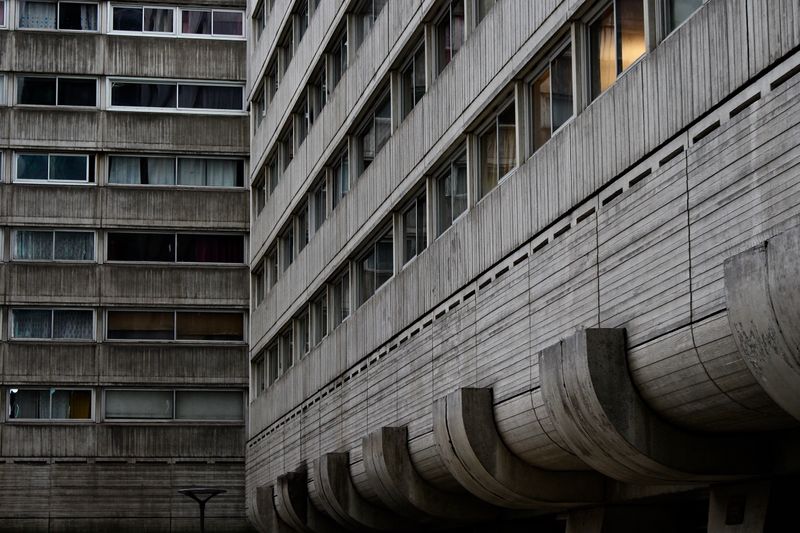 Concrete facade detail, photo by Serinus on Pexels