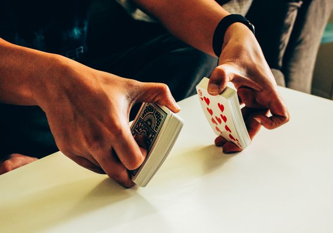 Online Casino: Spielautomaten und Live-Spiele im Überblick
