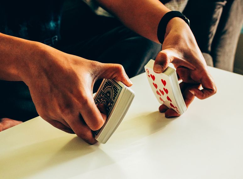 Online Casino: Spielautomaten und Live-Spiele im Überblick