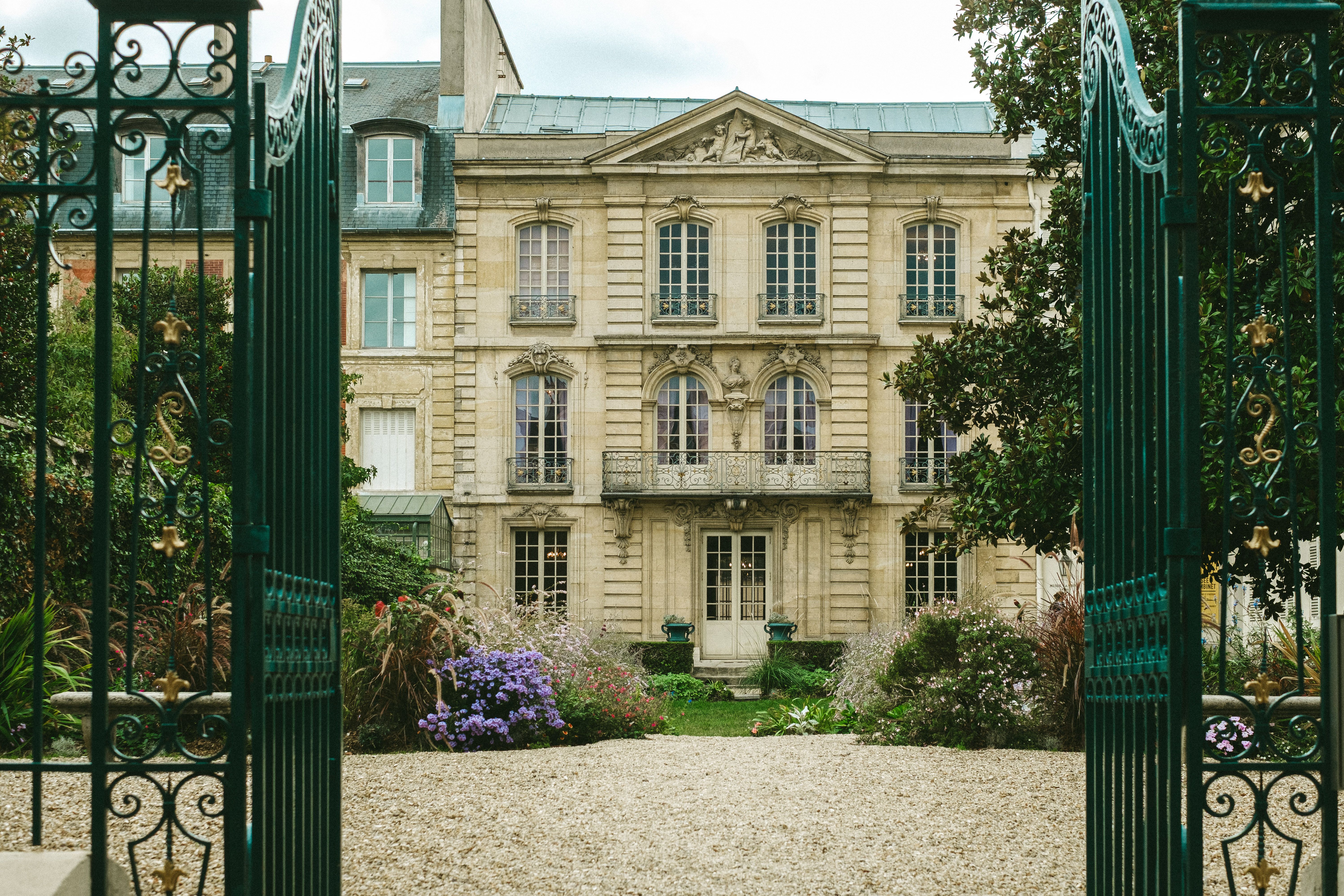 Portails essentiels pour trouver un guide local privé : Décryptage et conseils