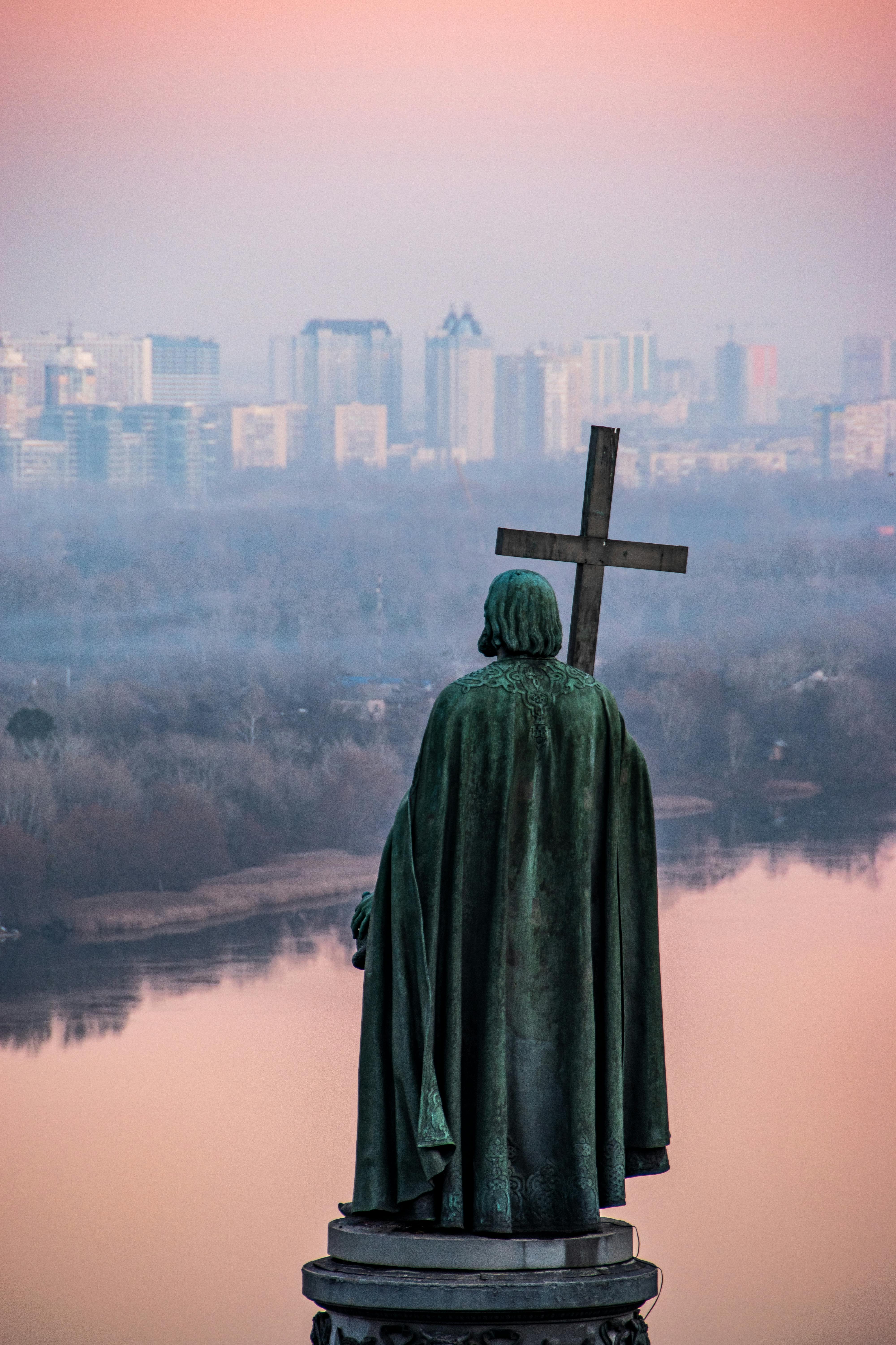 Photo Of A Statue · Free Stock Photo