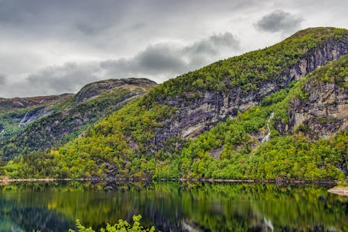 Fotobanka s bezplatnými fotkami na tému fjord, hora, jazero