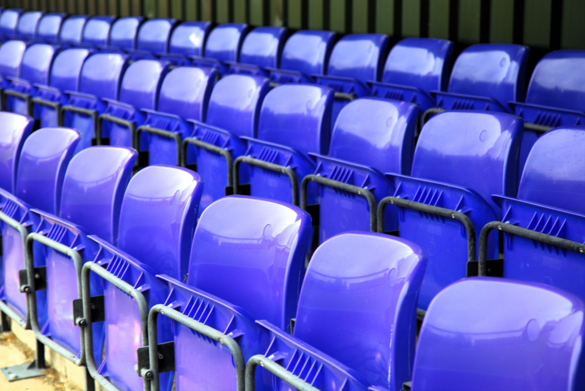 Boş ragbi stadyumu tribünleri