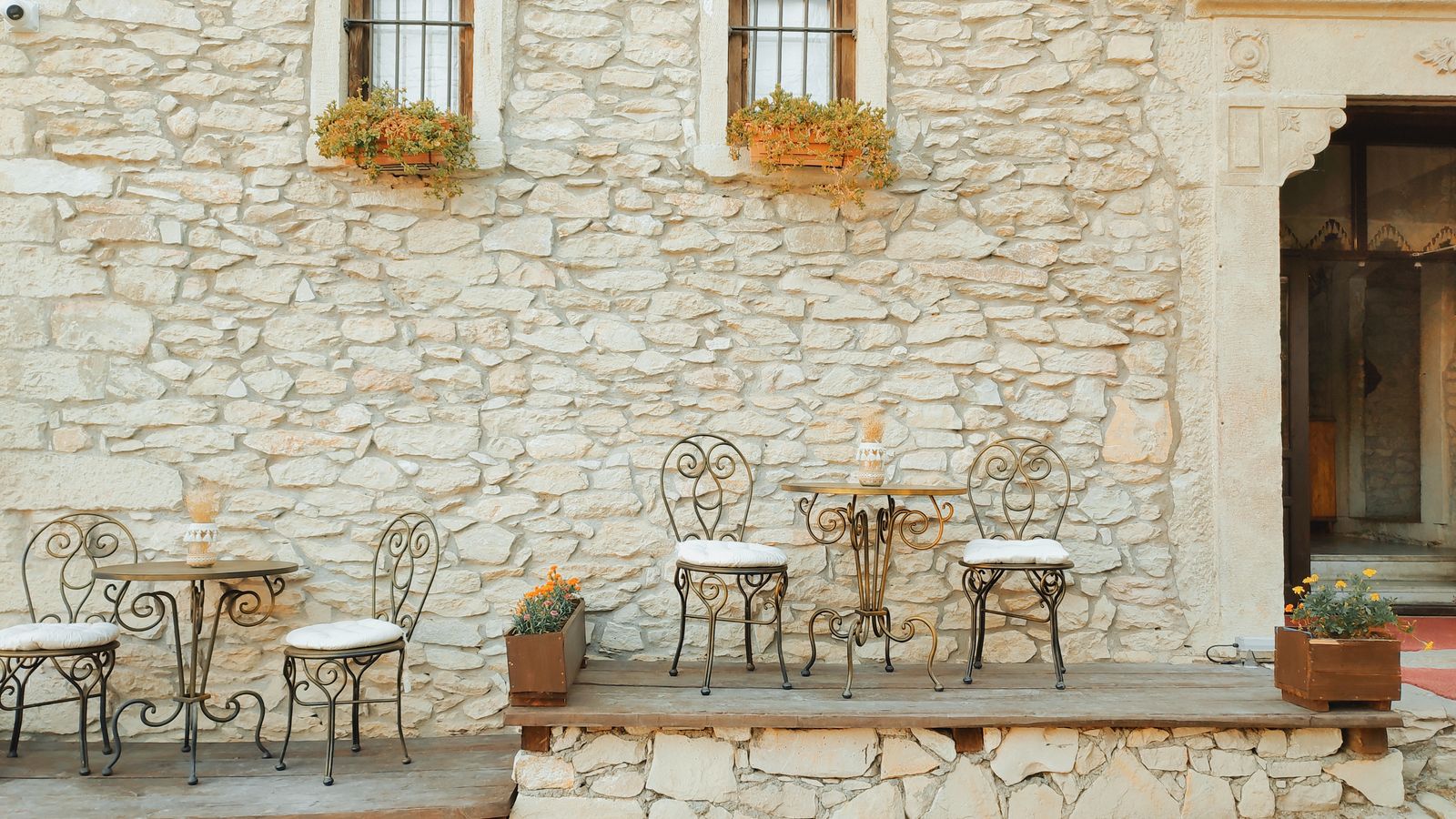 A weekend works best with one base and room to breathe, not a packed checklist.
