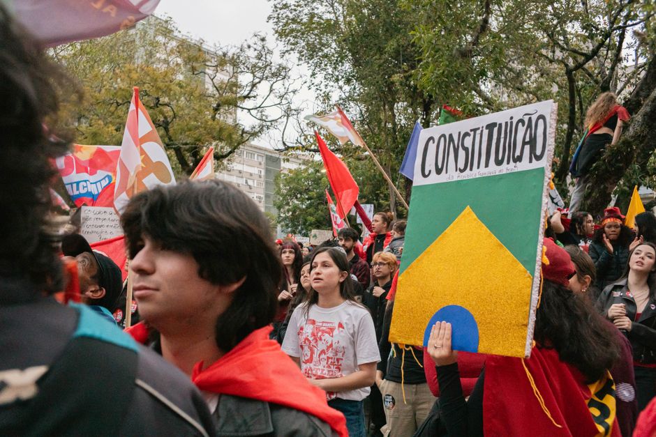 Brazil Runoff Debate Puts State Power on the Ballot