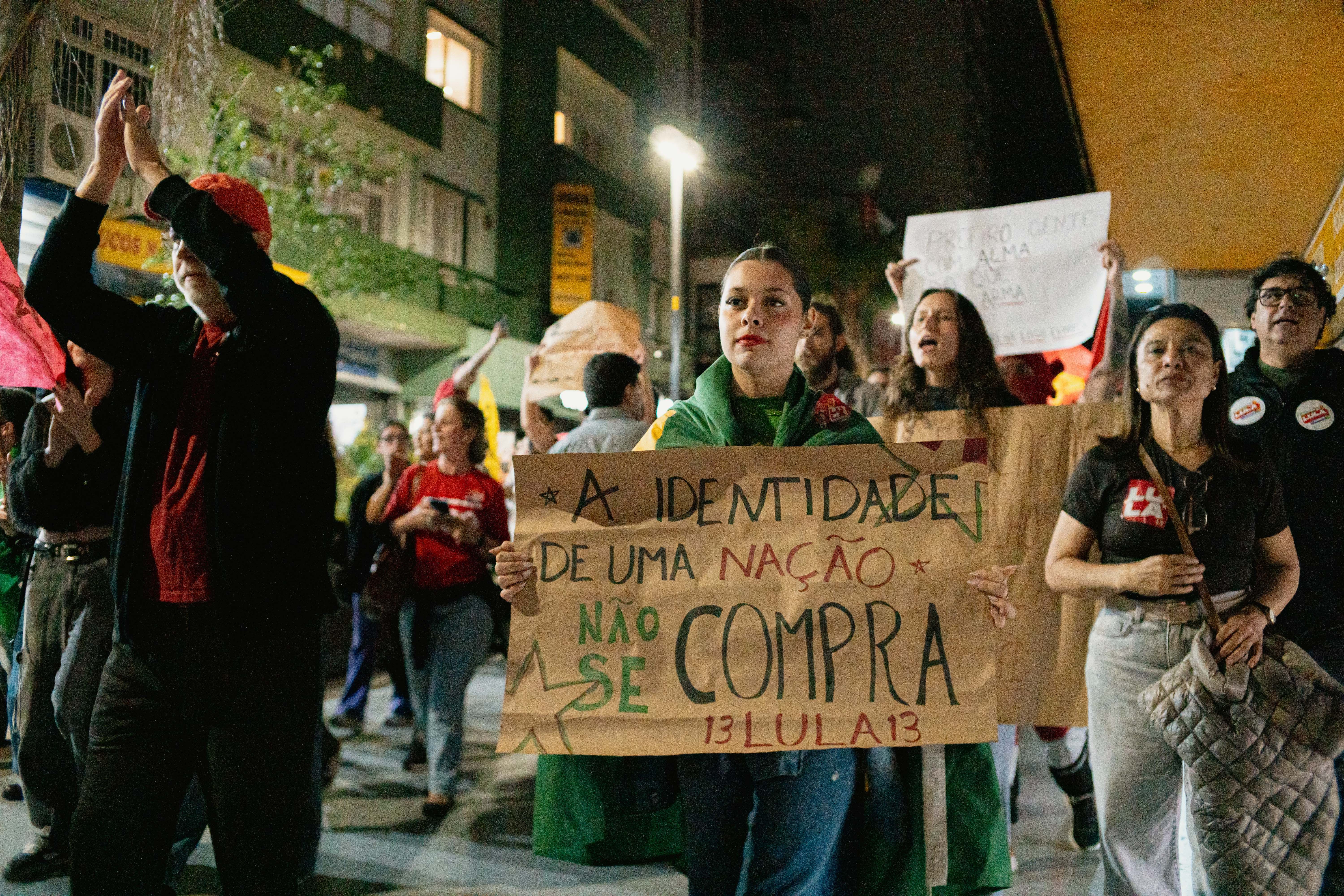 Lula, Flávio Clash in Debate as Fiscal Claims Tested