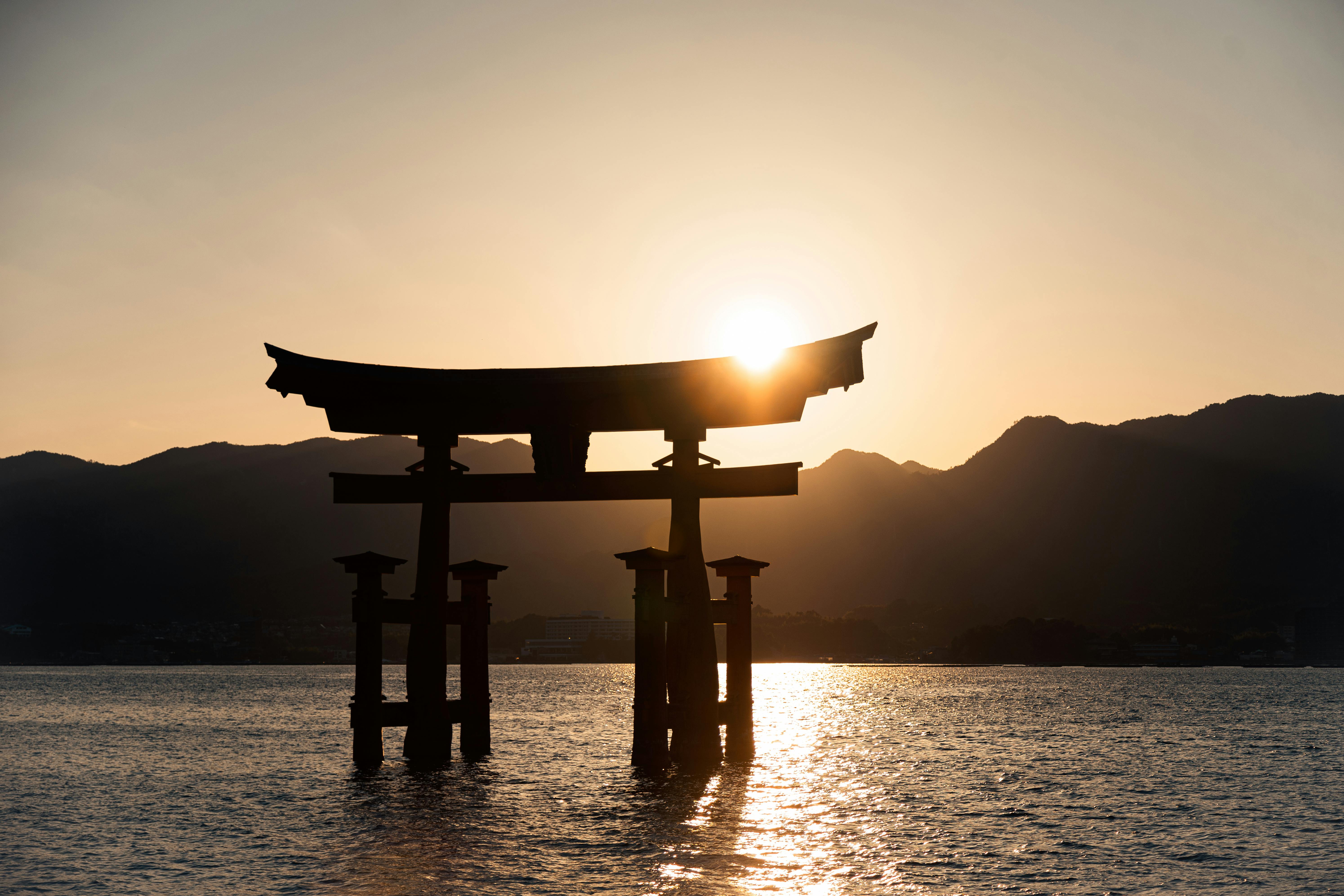 Japanese Shrine Torii Gate 4K wallpaper download