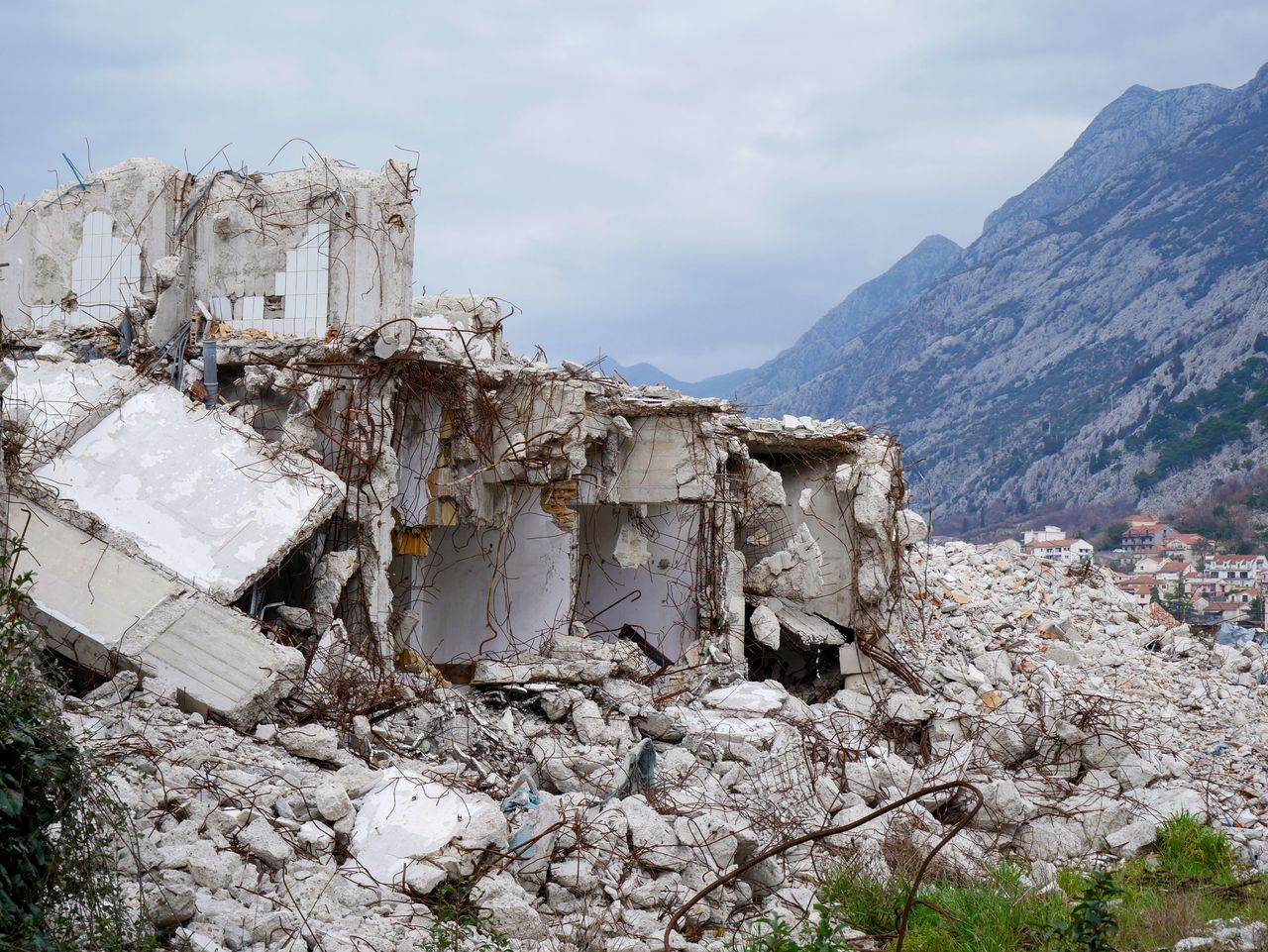 Séisme de magnitude 7 au Tibet fait au moins 16 morts