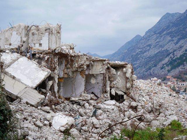 Séisme de magnitude 7 au Tibet fait au moins 16 morts