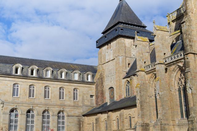 Famille de la victime à Trappes réclame des explications sur le suivi du tireur