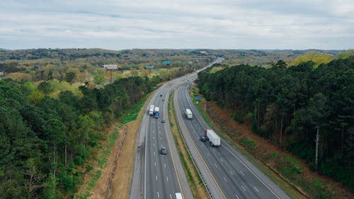 Gratis stockfoto met asfalt, auto, autorijden