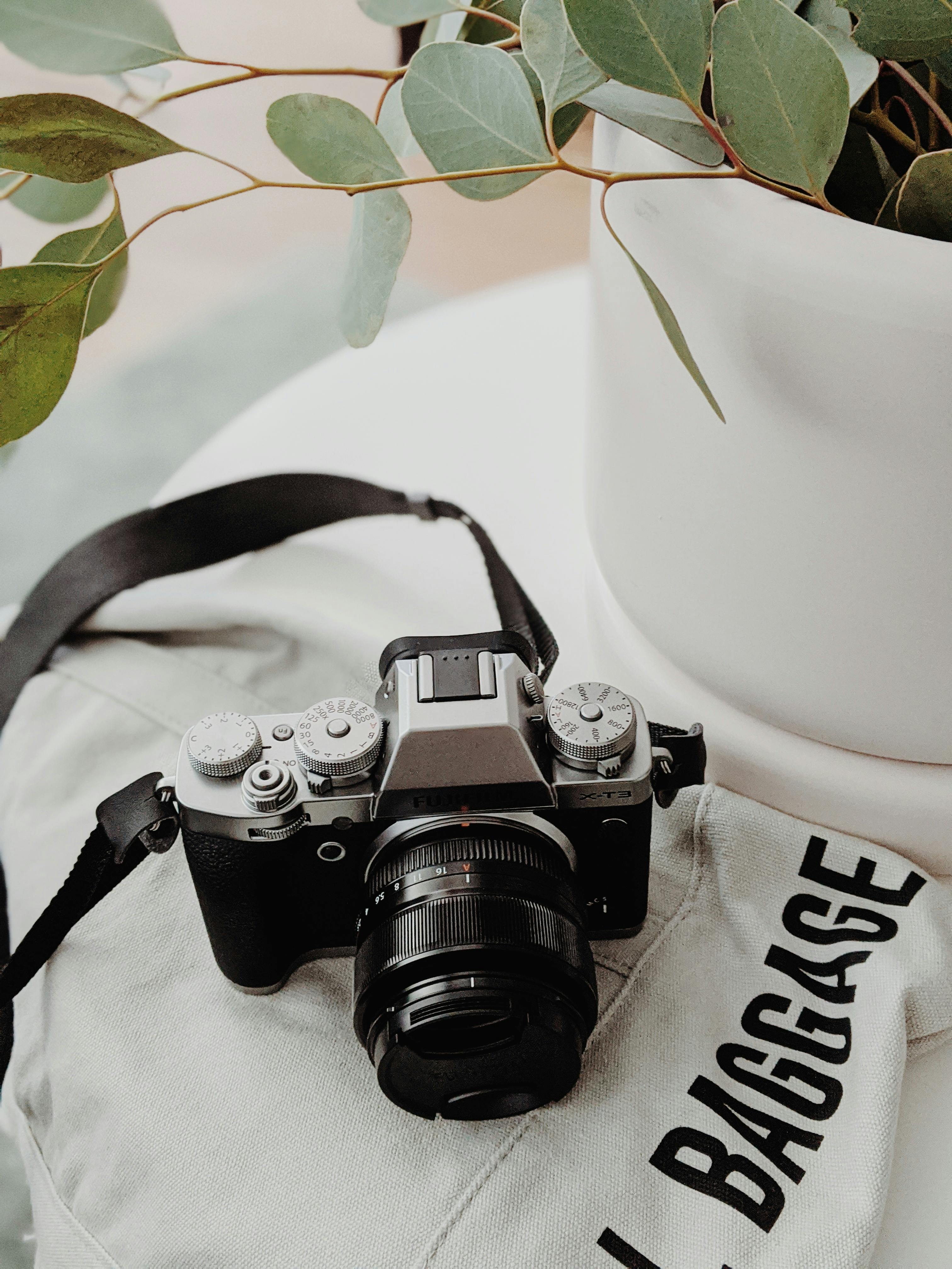 Black Film Camera · Free Stock Photo