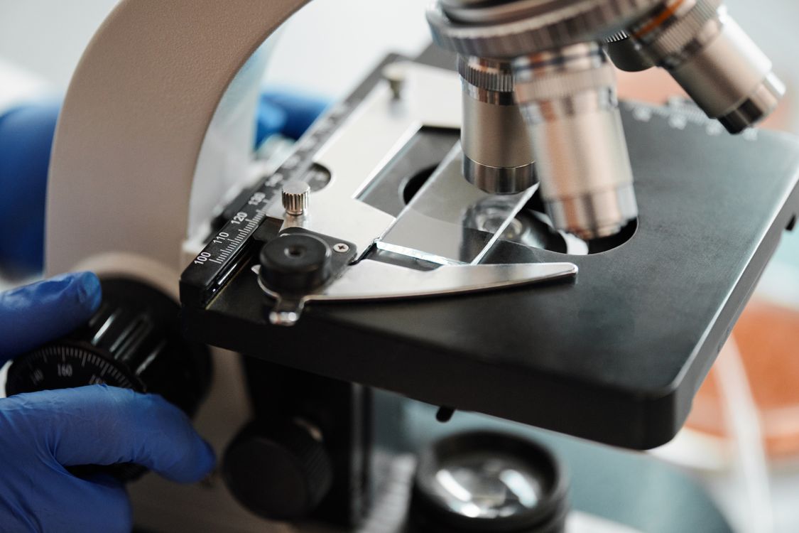 Microscope Self Image Close up Shot of a Microscope · Free Stock Photo