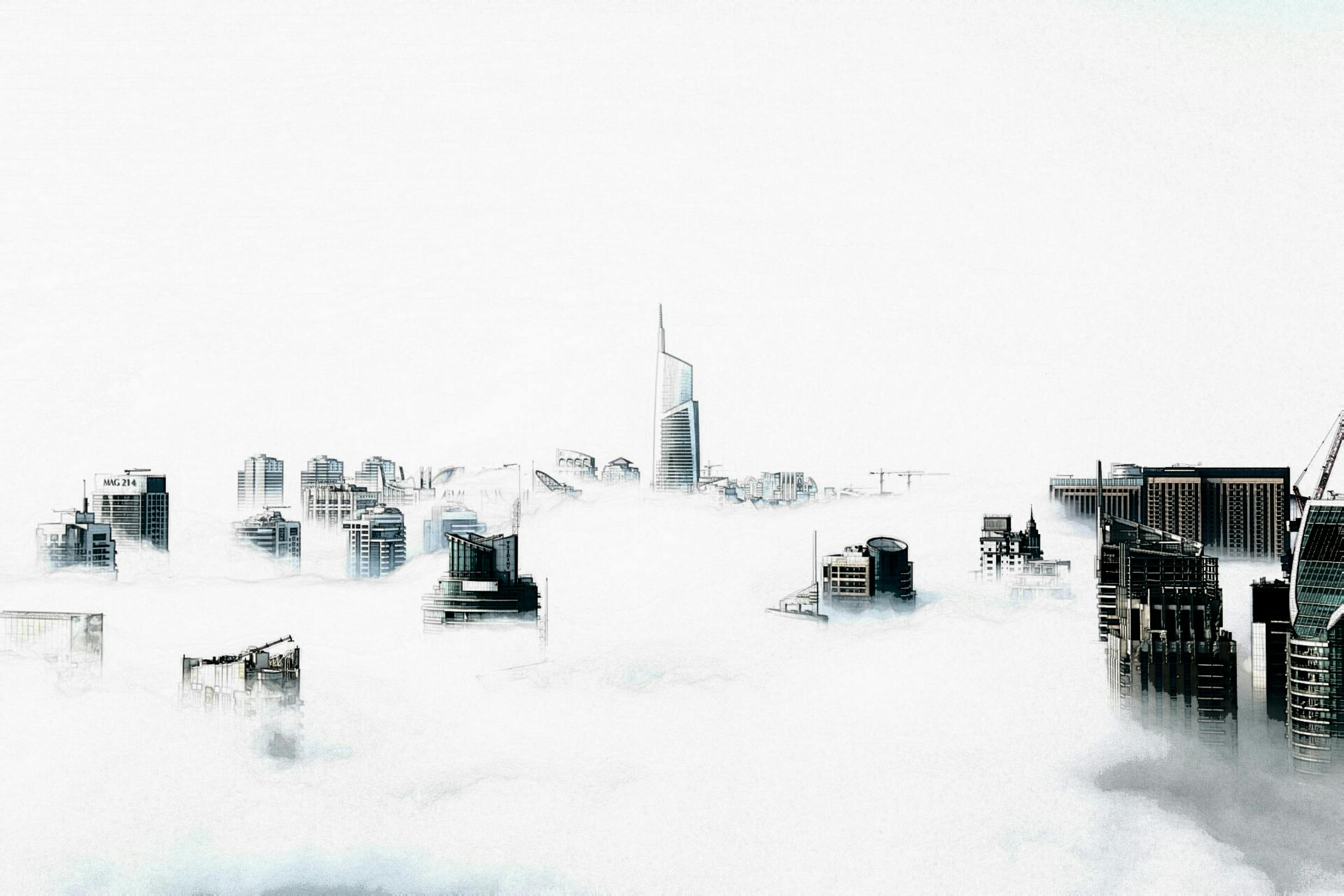 Жінка сидить на підлозі з чашкою, дивлячись на дощ за вікном