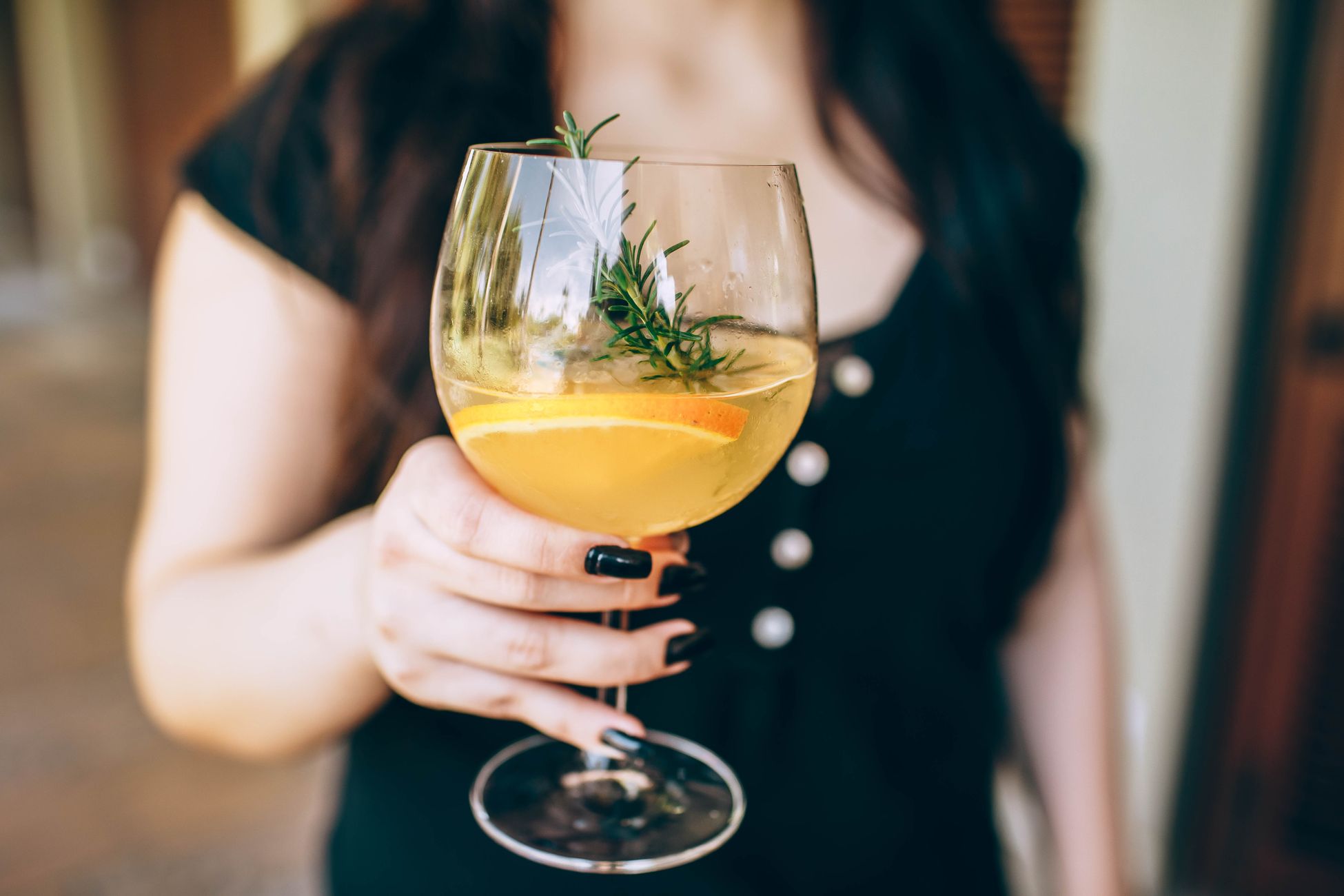 Vrouw uit Brunssum ervaart slikangst na incident met sangria