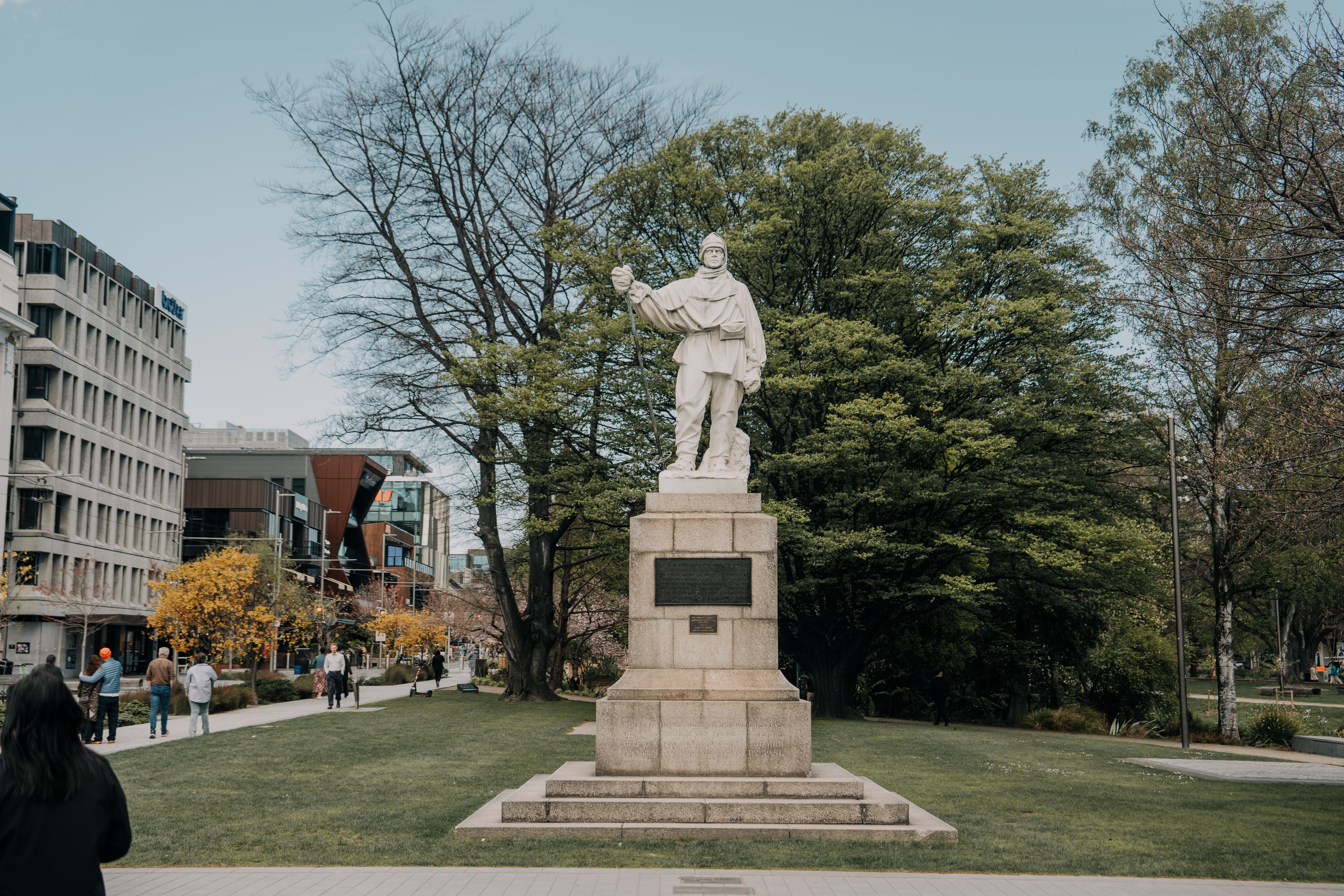 Christchurch Statue in Spring Park Setting · Free Stock Photo
