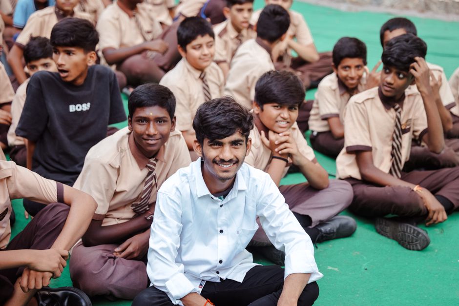 Hyderabad Teen Develops Mini Robot to Deliver Birthday Card to Mother