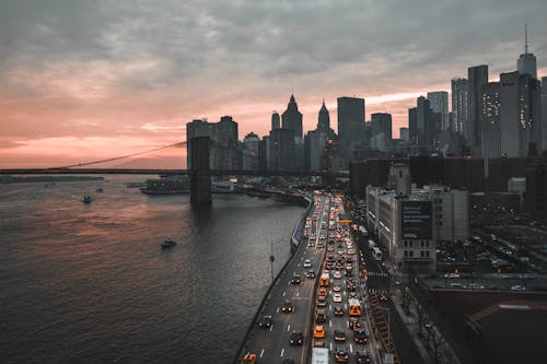 免费 鸟瞰城市黎明时分 素材图片