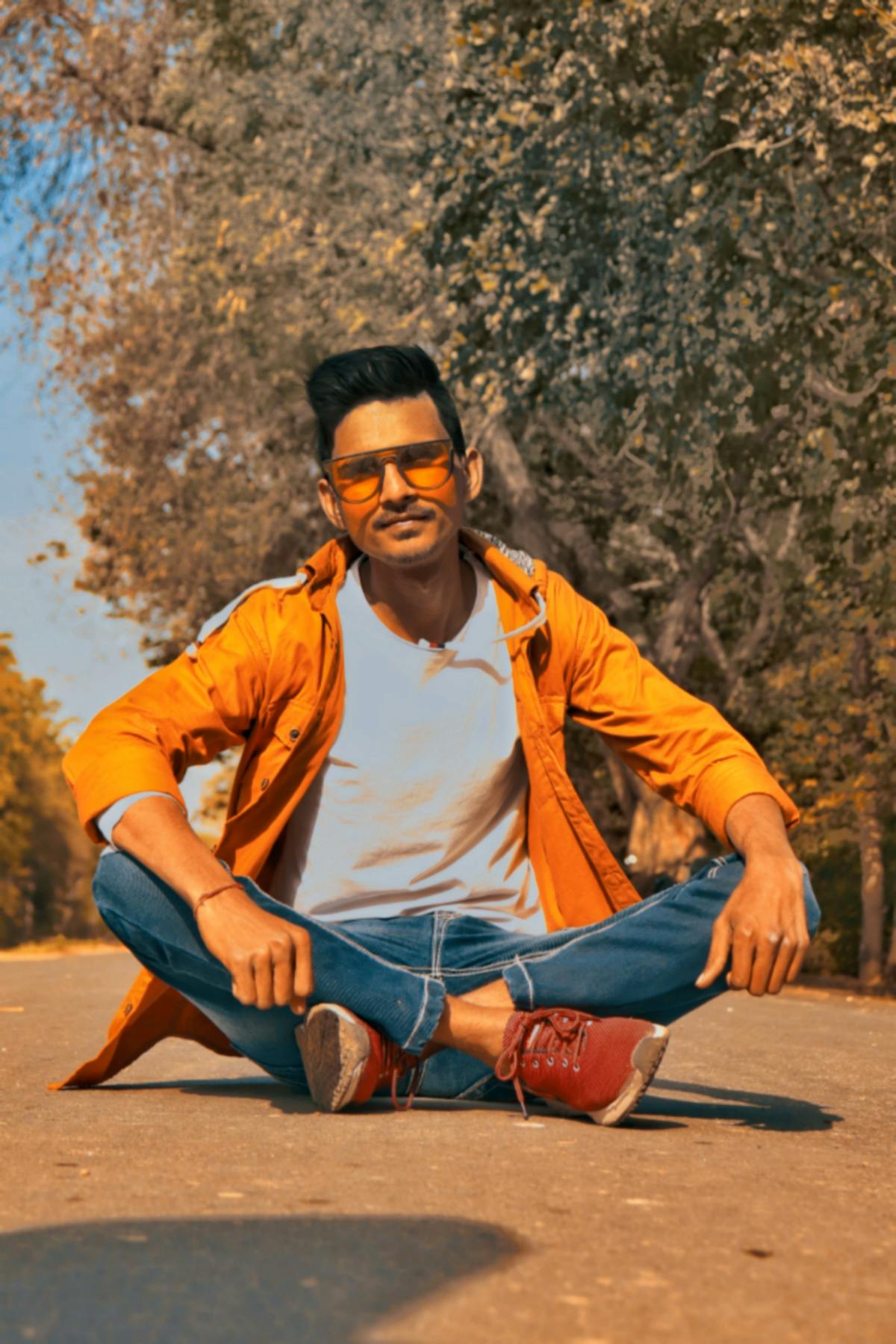 Illustrated cup of tea with steam and tea leaves around