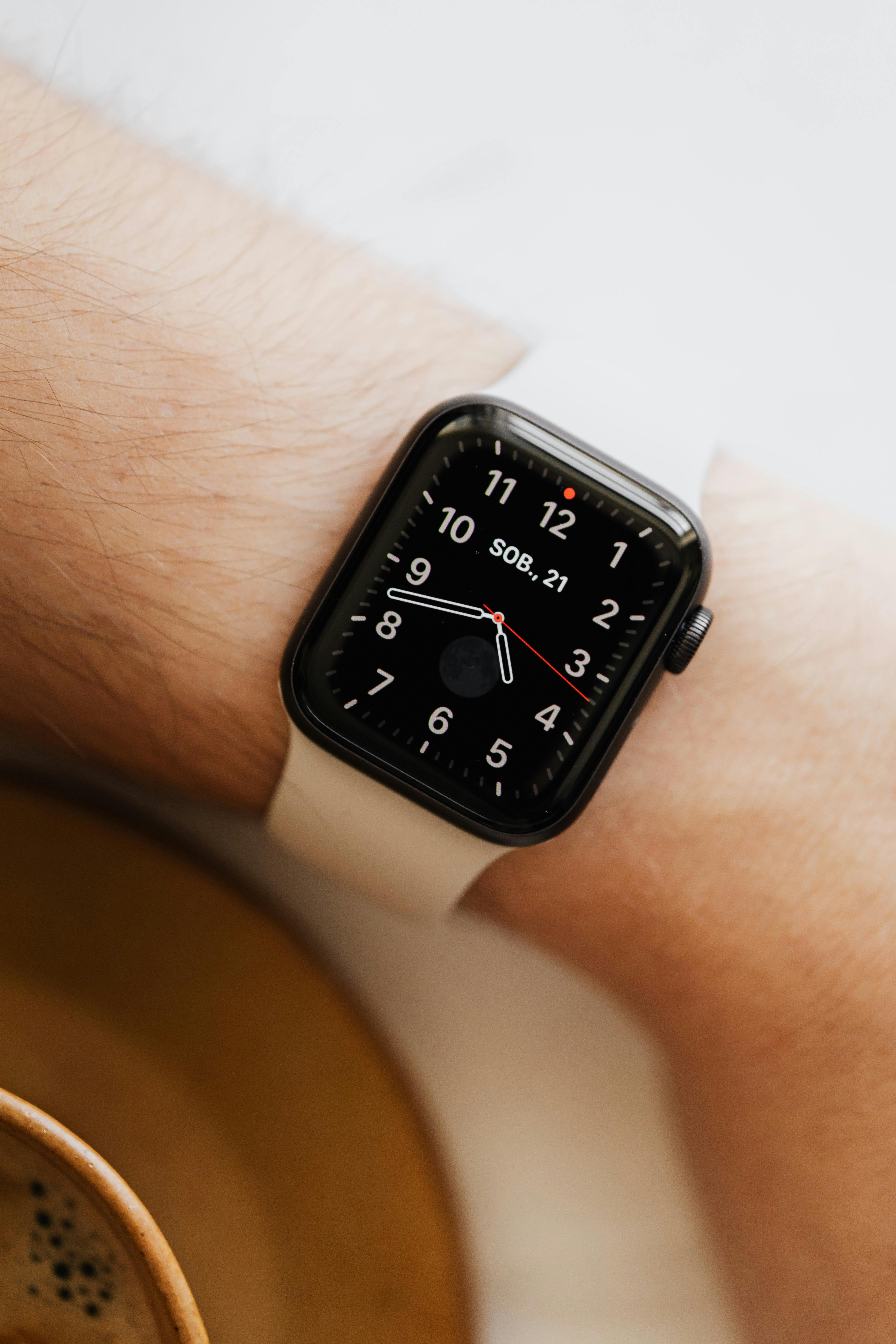 smart watch on emi