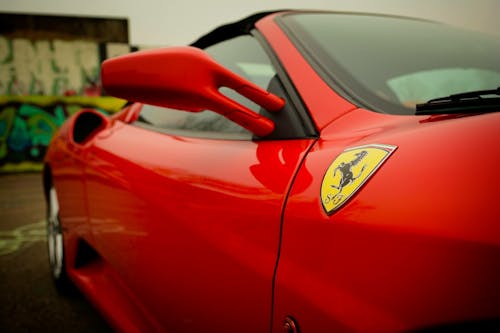 Free Ferrari Coupe Rojo Stock Photo