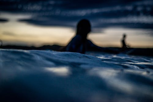 Fotos de stock gratuitas de arte abstracto, azul, chica surfista