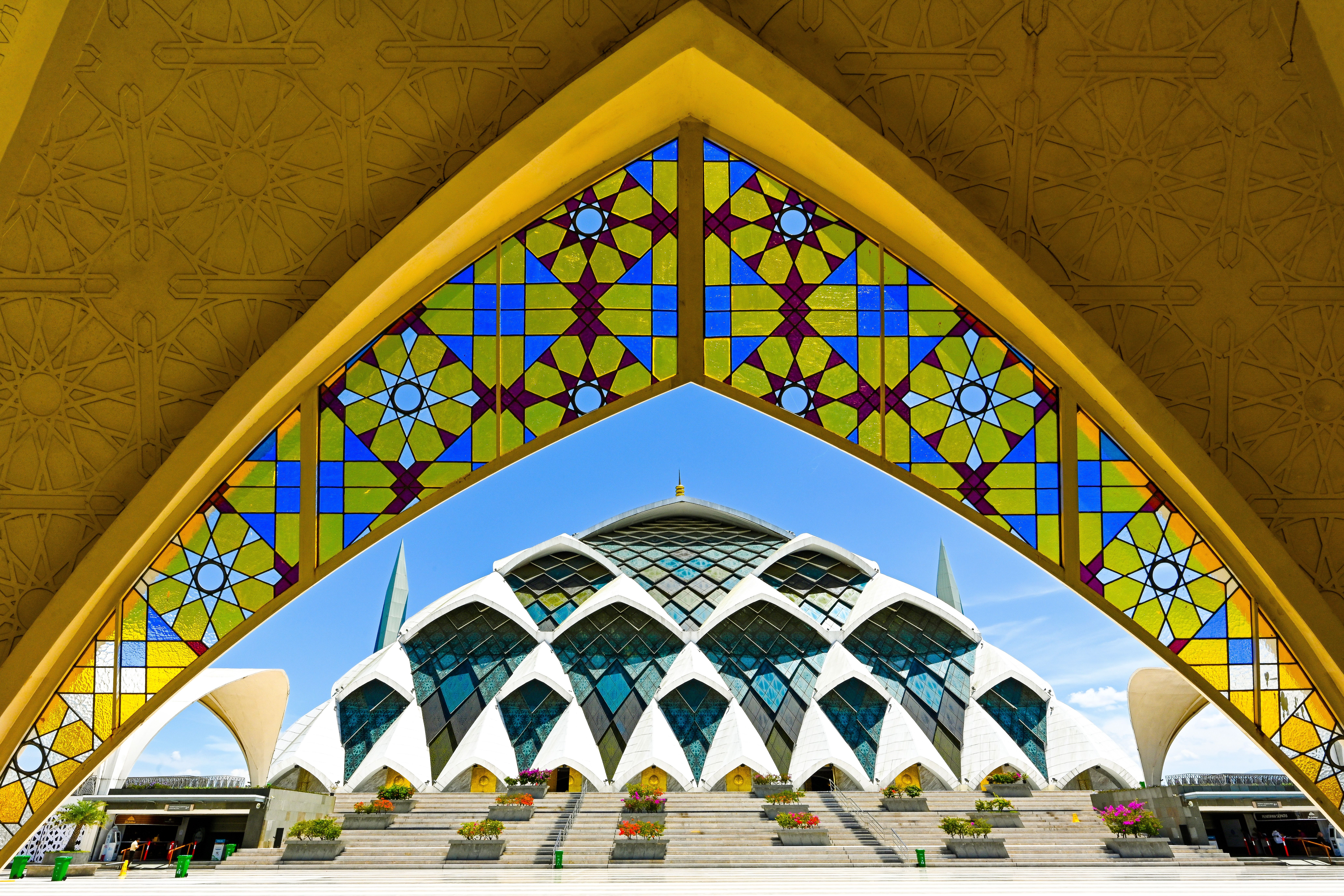 Stunning Architectural Design of Mosque in Indonesia · Free Stock Photo