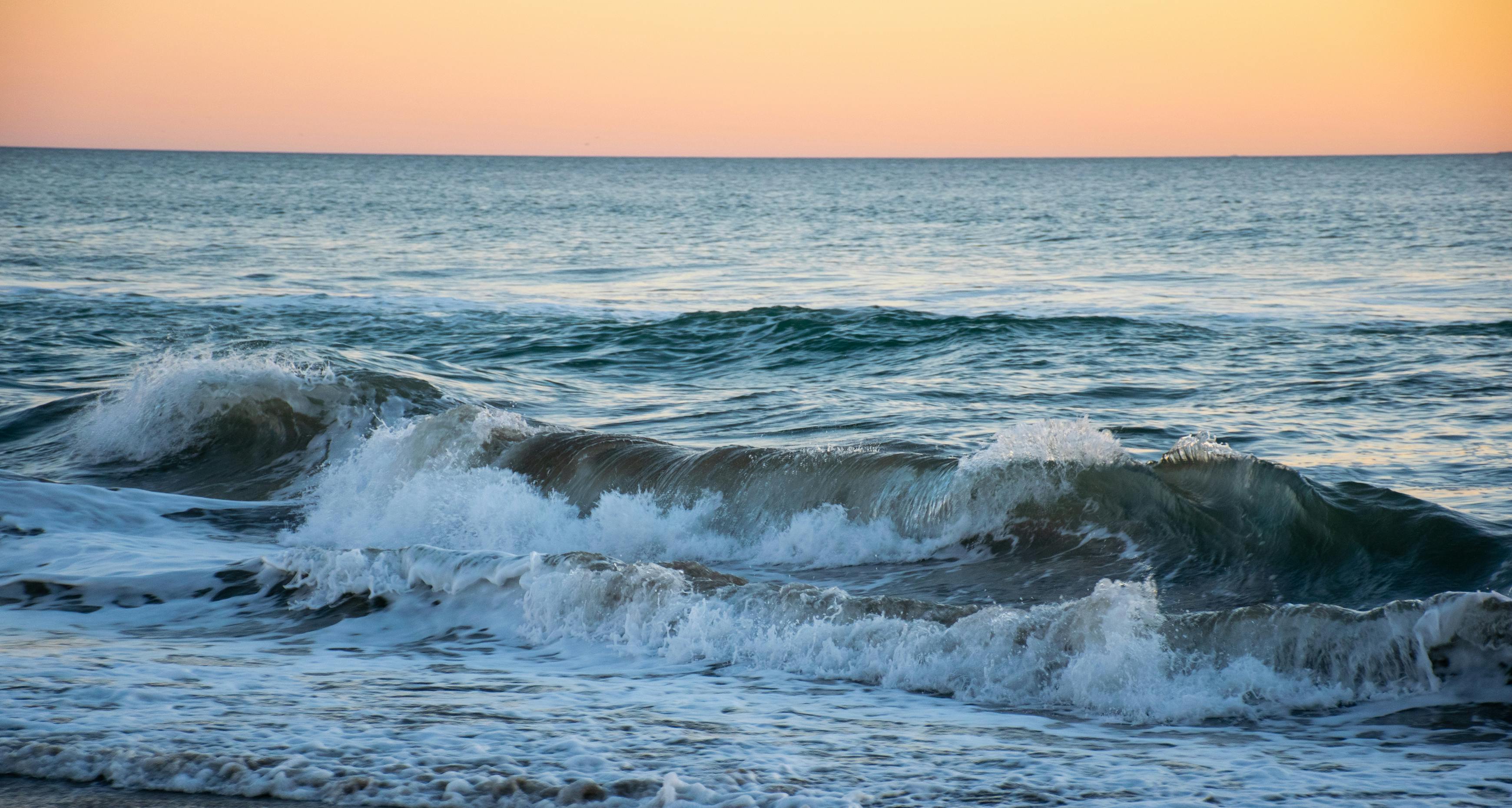 Waves Crashing Sunset 4k Wallpaper Ocean Sunset Wave - vrogue.co