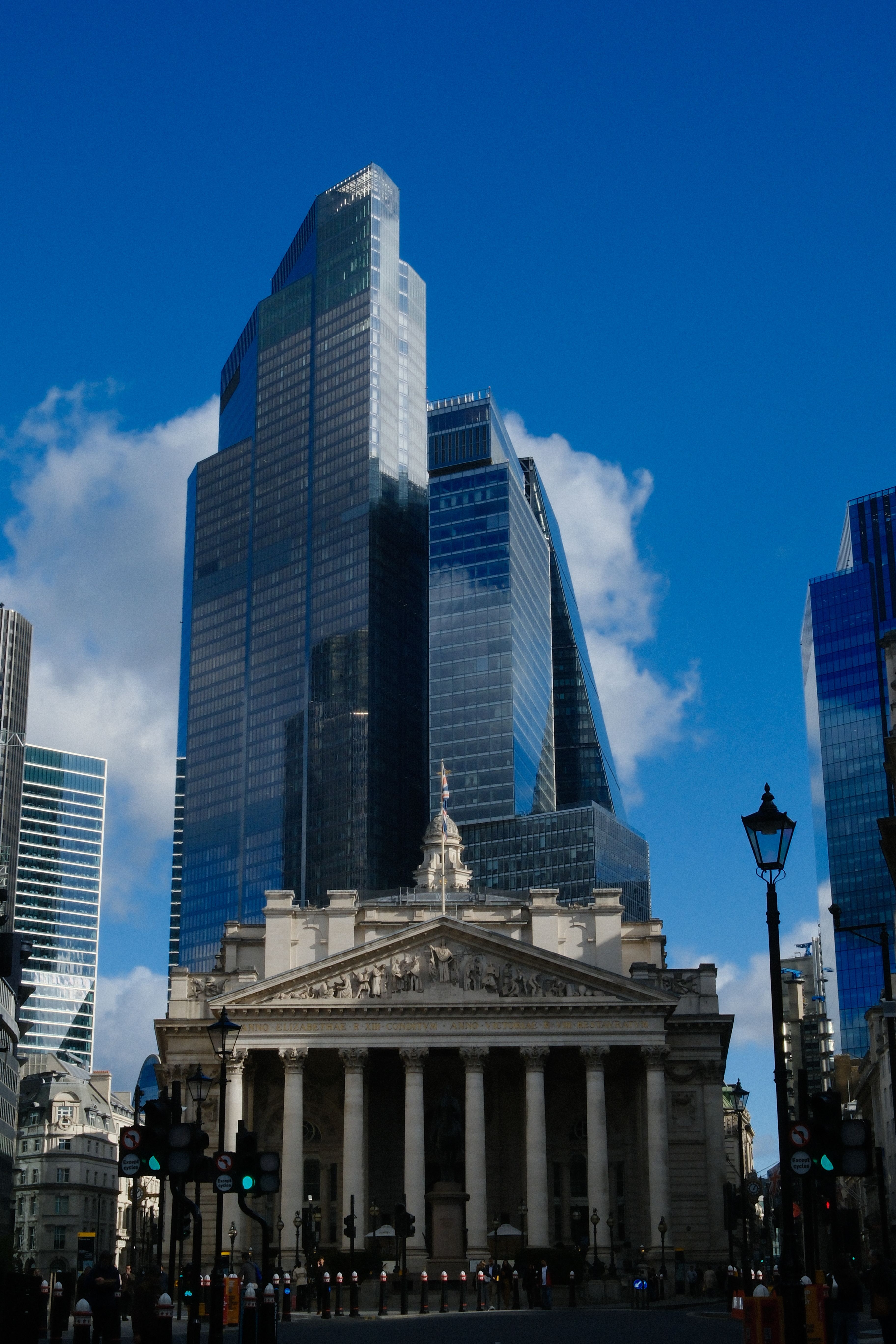 Iconic Bank Building and Skyscrapers in London · Free Stock Photo