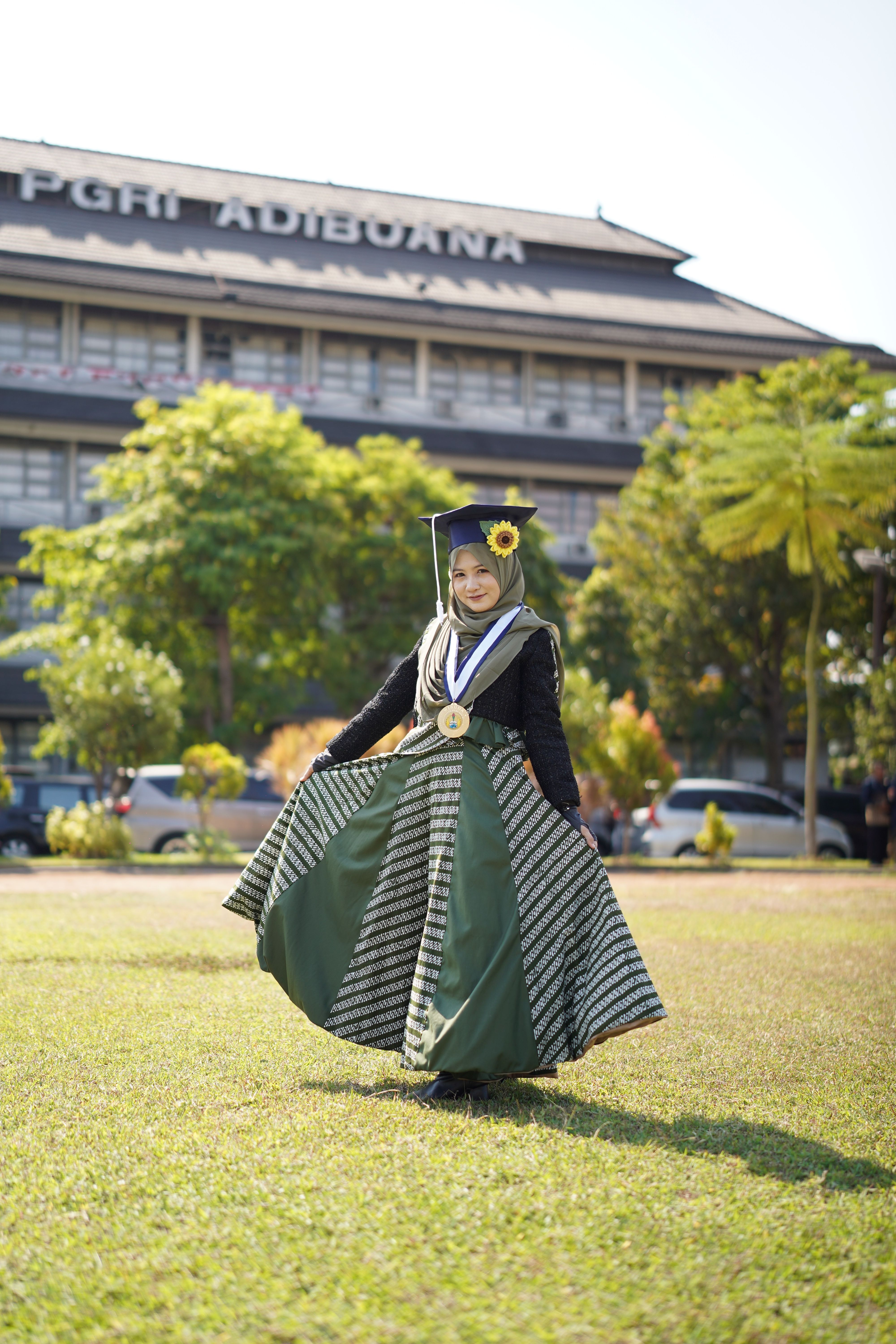 Elegant Graduation Ceremony at University Campus · Free Stock Photo