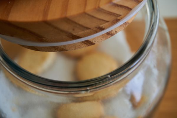 Plastic tupperdor storage container