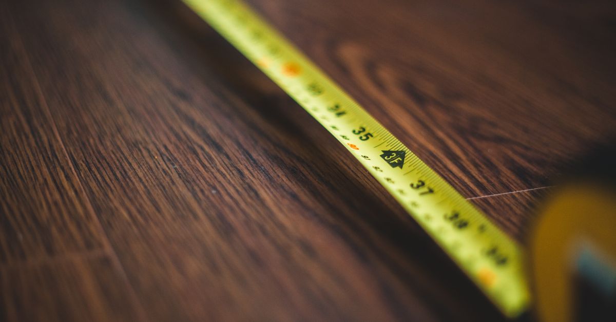 Wohnfläche im Exposé richtig lesen: WoFlV, DIN 277 und typische Quadratmeter-Fallen