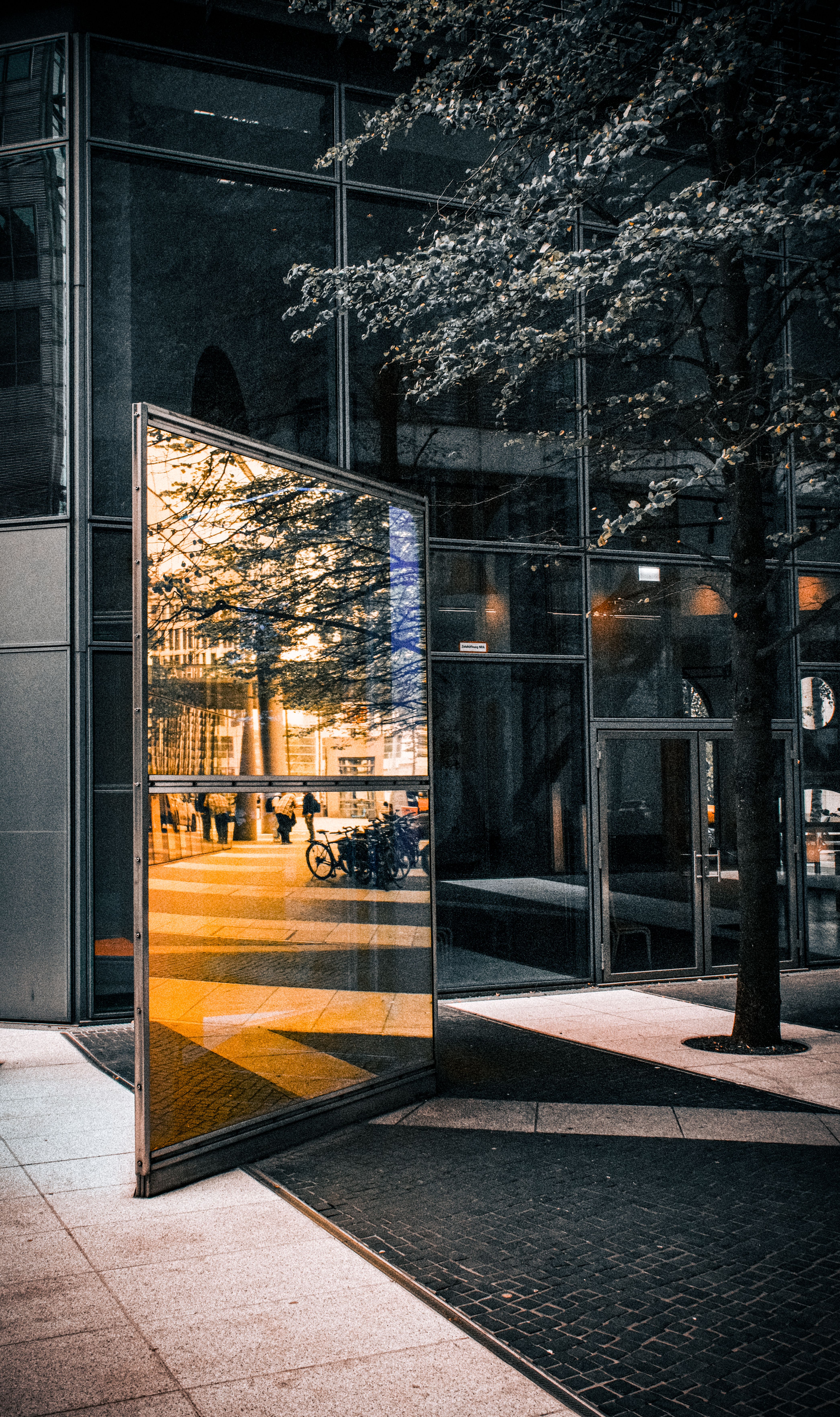 Reflective Architecture in Berlin's Urban Landscape · Free Stock Photo