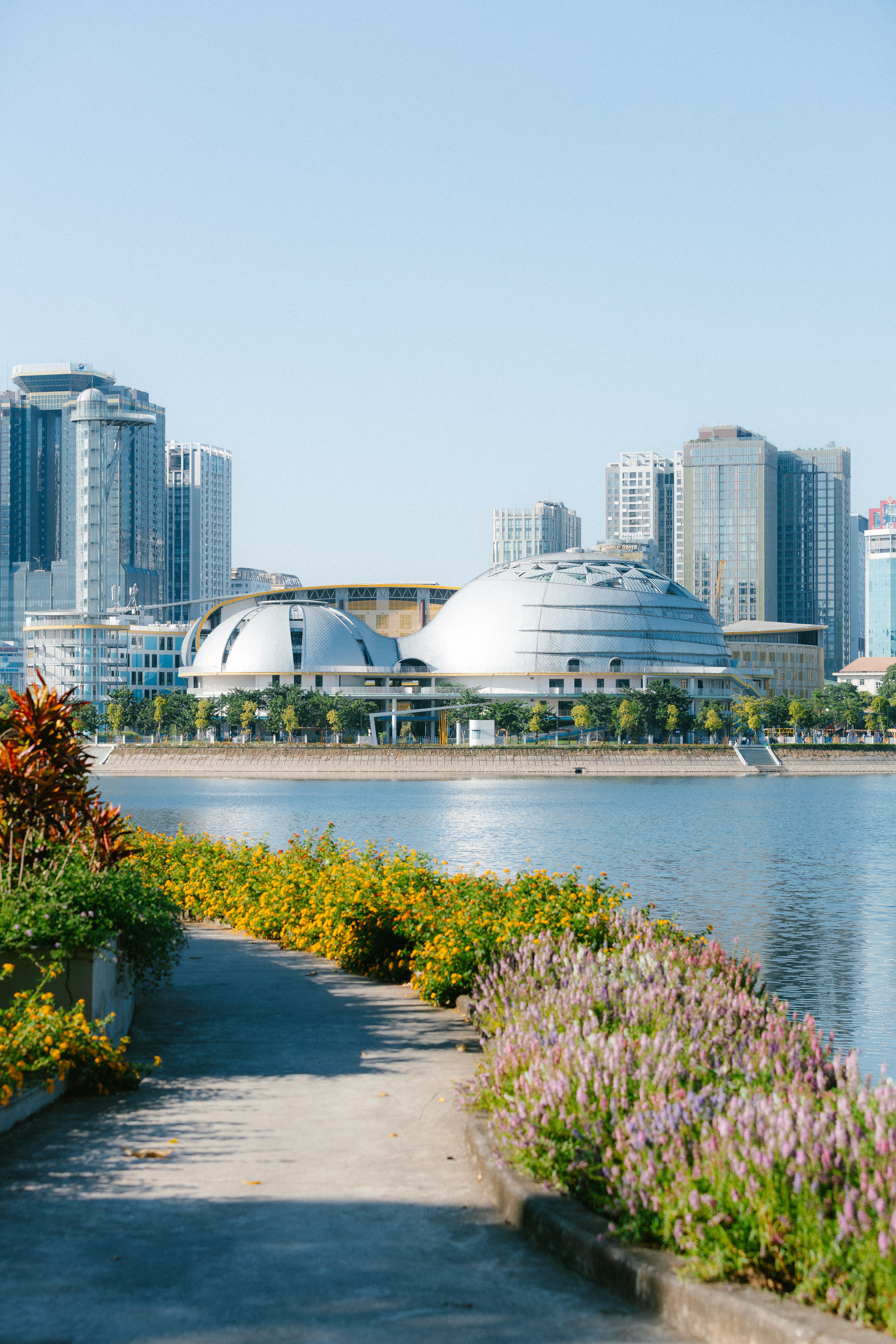 Modern cityscape with futuristic architecture · Free Stock Photo