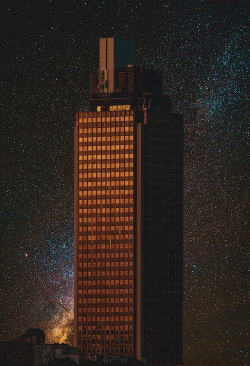 Foto profissional grátis de arquitetura, céu estrelado, construção