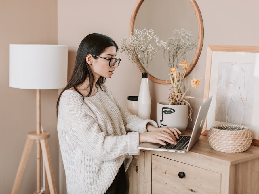 Photo by Vlada Karpovich