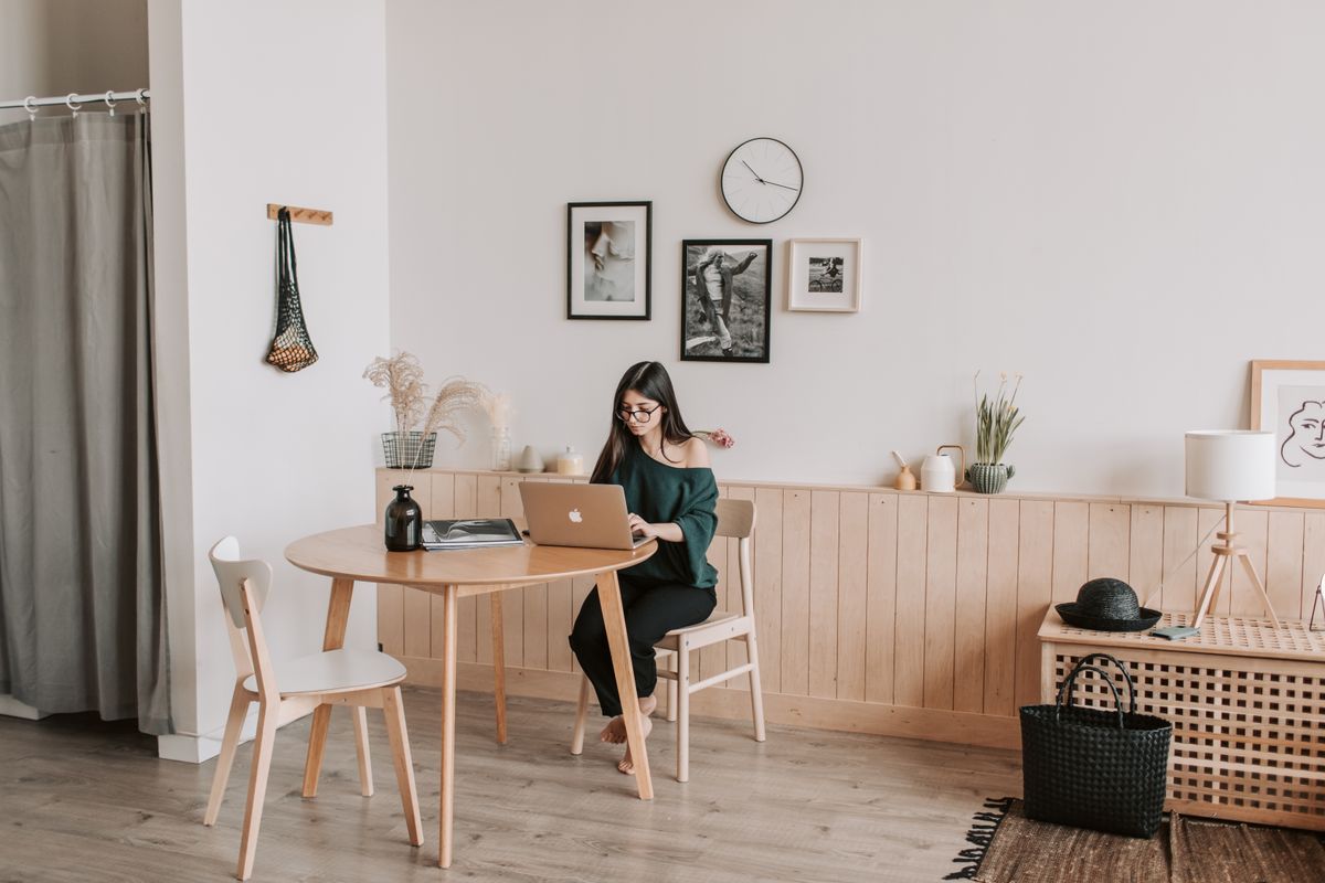 student moves in Brownhills — Student Moves in Brownhills — the working end of the job