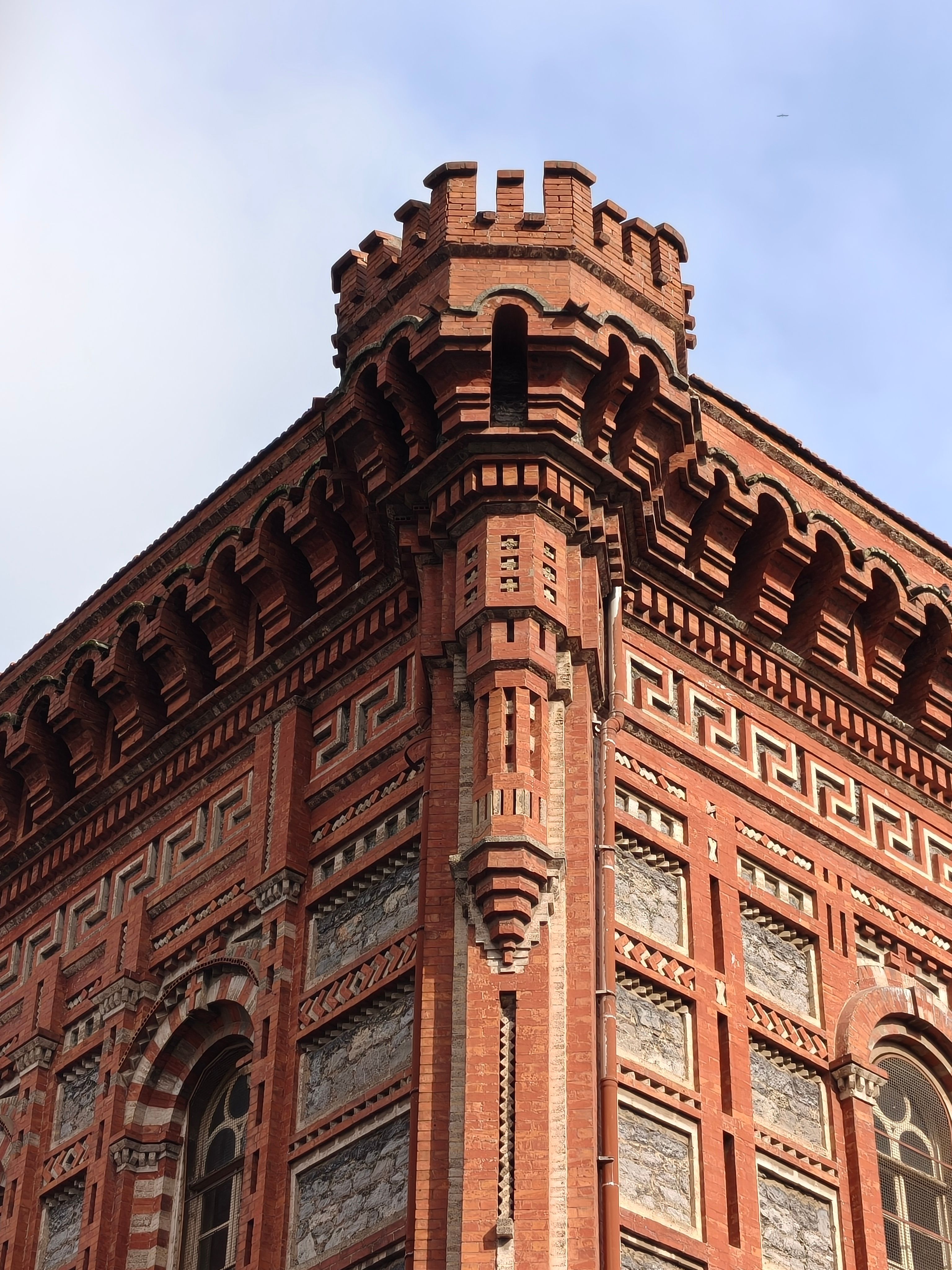 Historic Red Brick Building Corner Architecture · Free Stock Photo