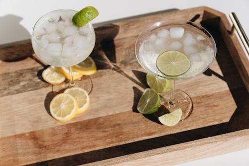 Kostnadsfria Kostnadsfri bild av alkoholhaltig dryck, bricka, citrus- Stock foto
