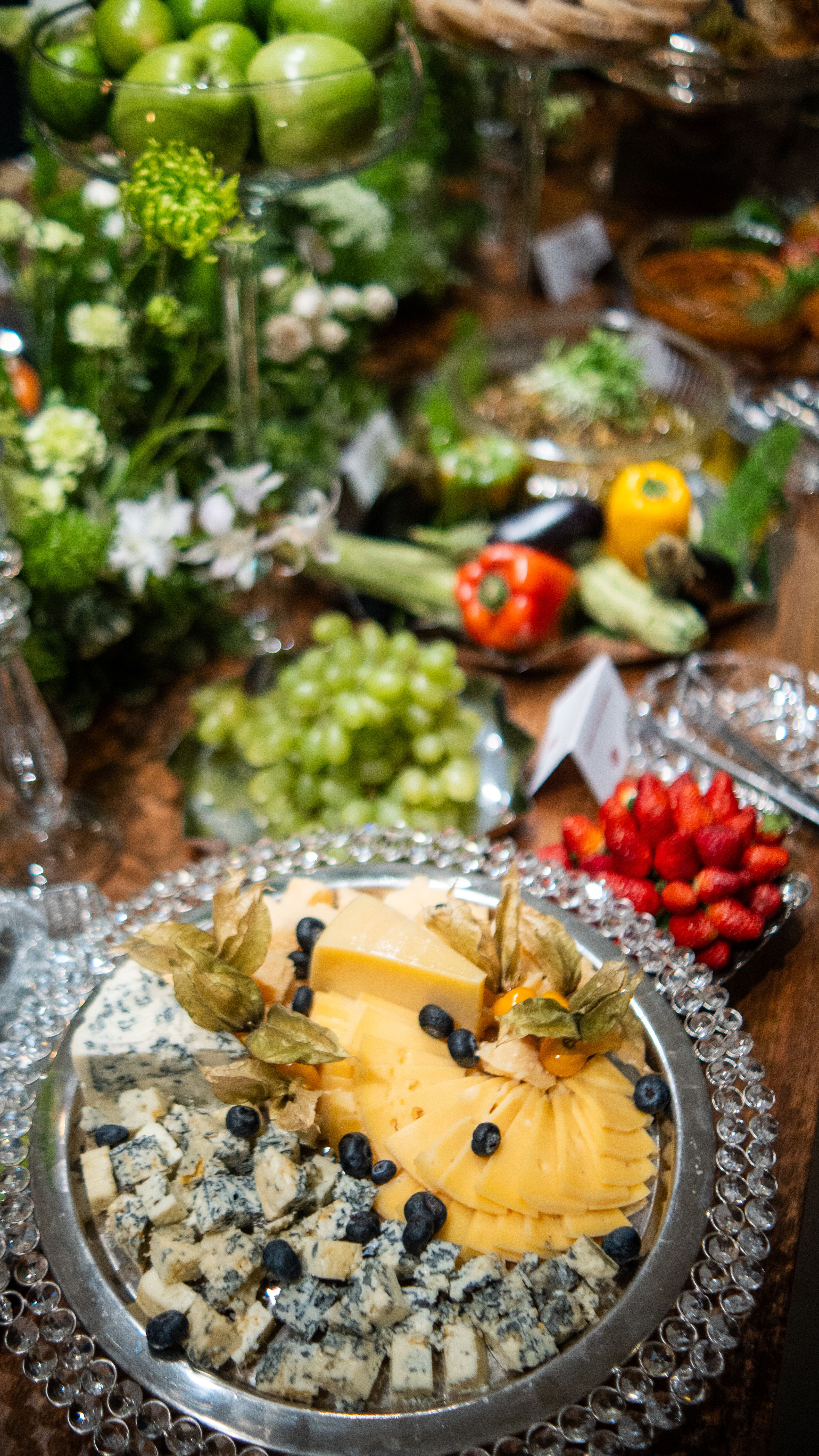Elegant Gourmet Cheese and Fruit Platter · Free Stock Photo