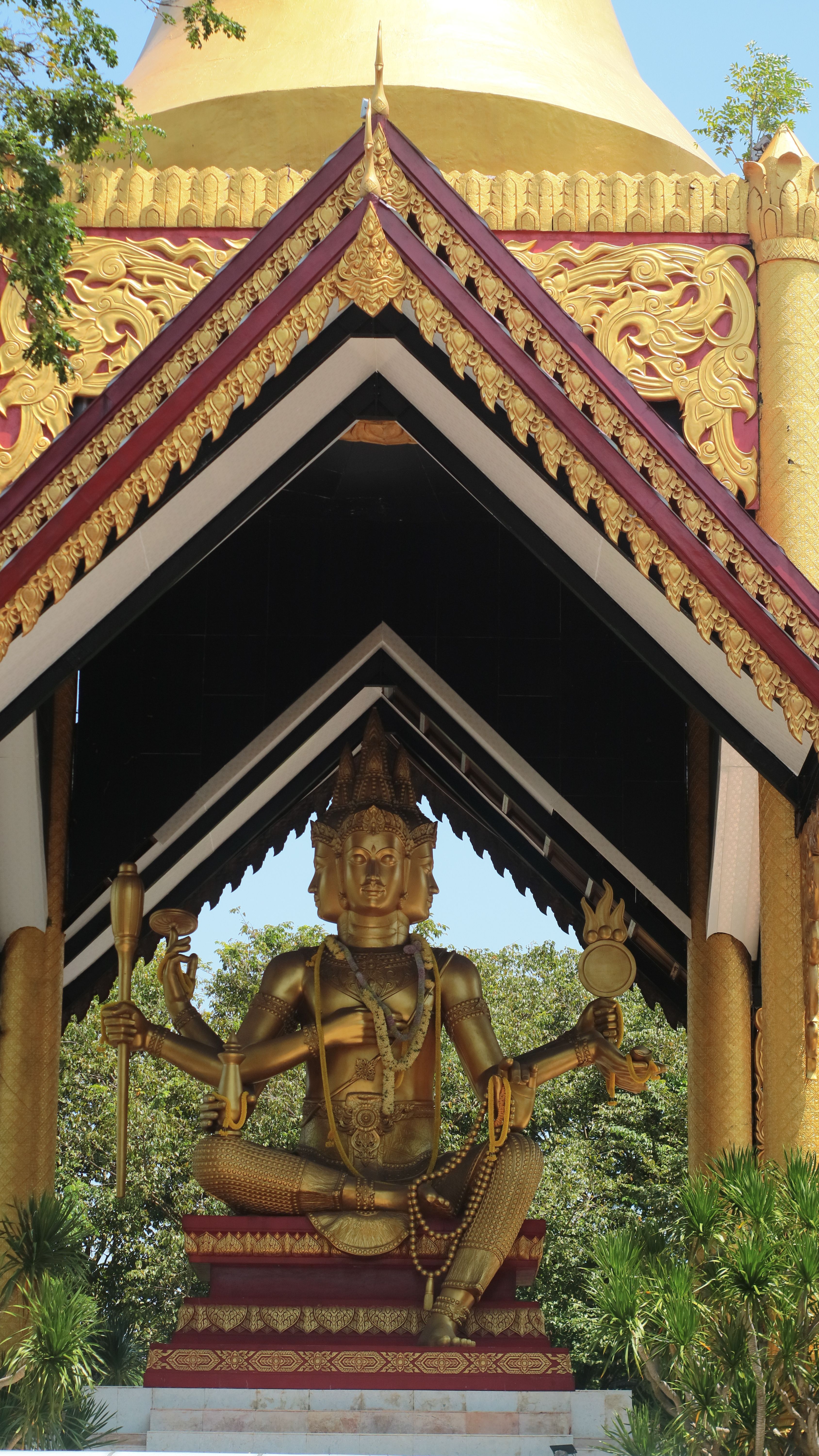 Golden Buddha Statue in Ornate Temple Architecture · Free Stock Photo
