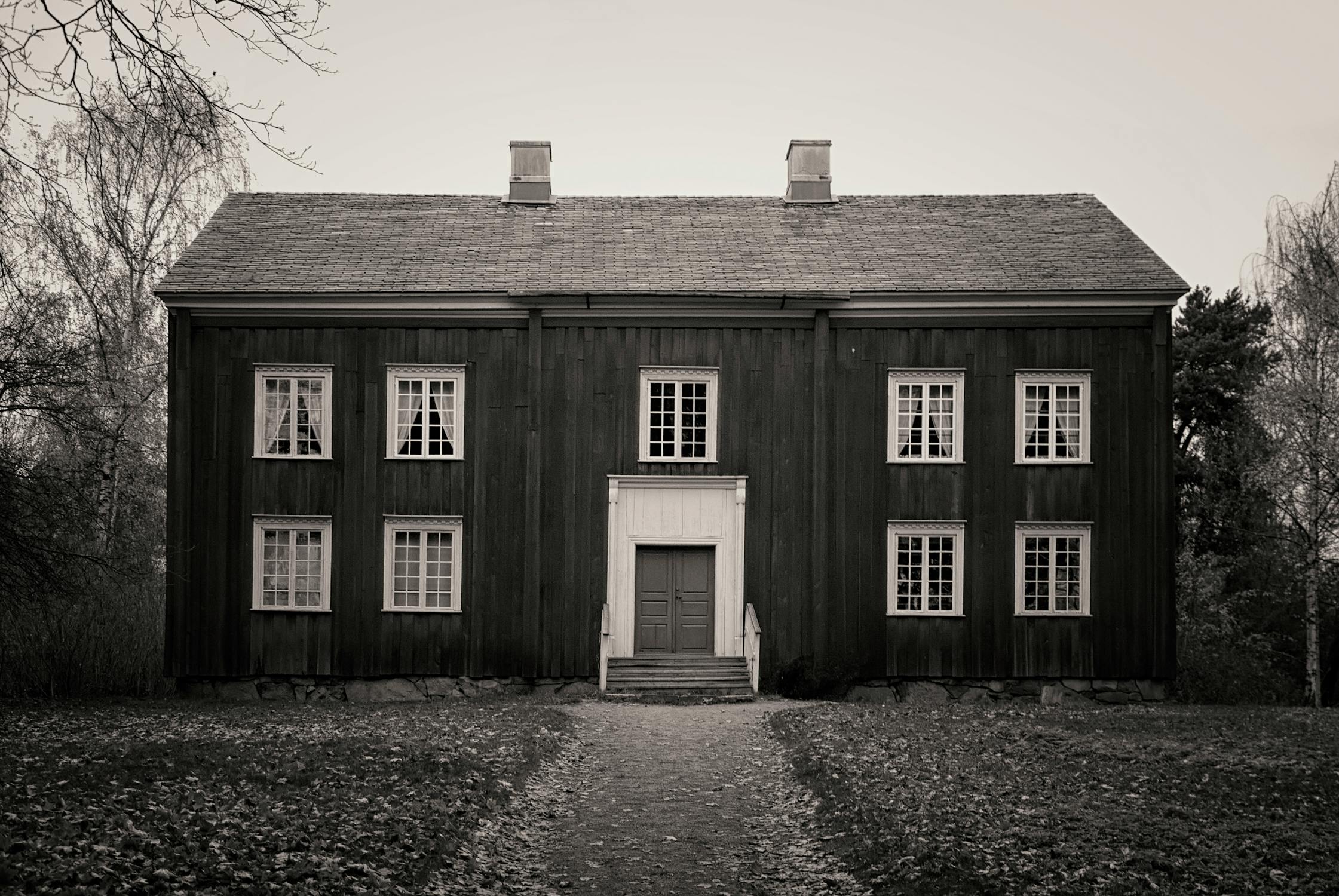 Black and White Photo of a House · Free Stock Photo