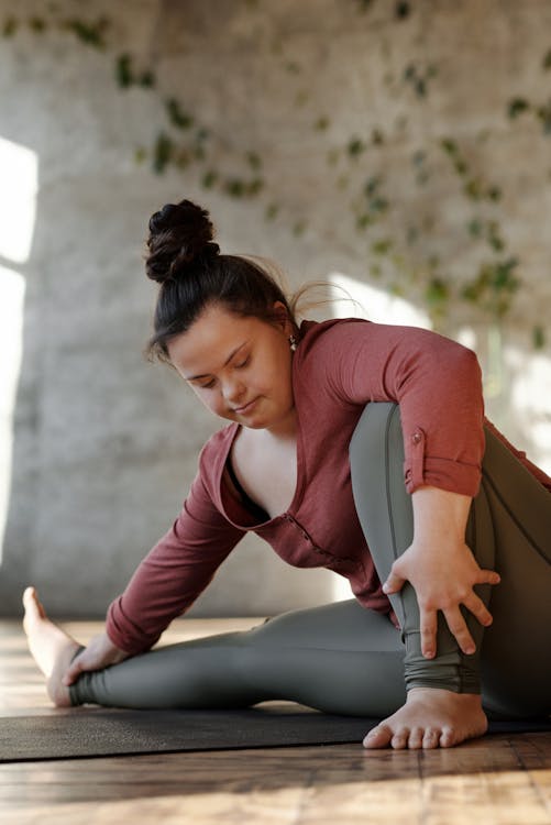 Free Woman Doing Yoga Stock Photo