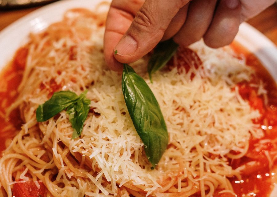 Frisch gekochte Pasta auf dem Teller