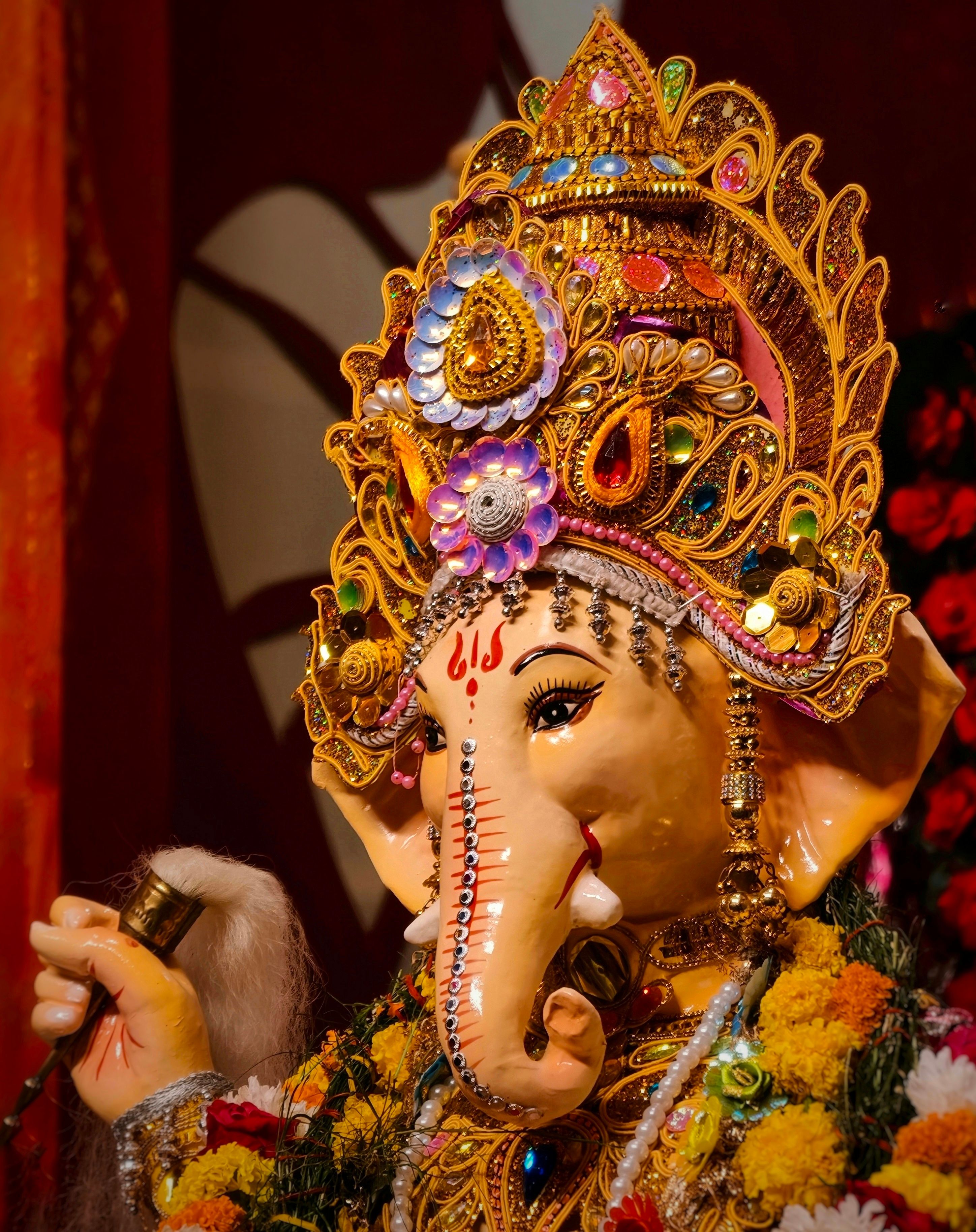 Intricate Ganesha Idol with Vibrant Decorations · Free Stock Photo