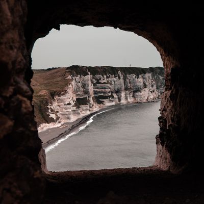 Dark shoreline by Kei Scampa on Pexels