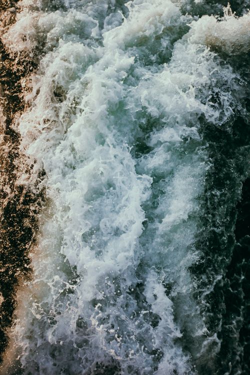 Free Dynamic aerial shot of powerful sea waves crashing, capturing nature's intensity in Istanbul. Stock Photo