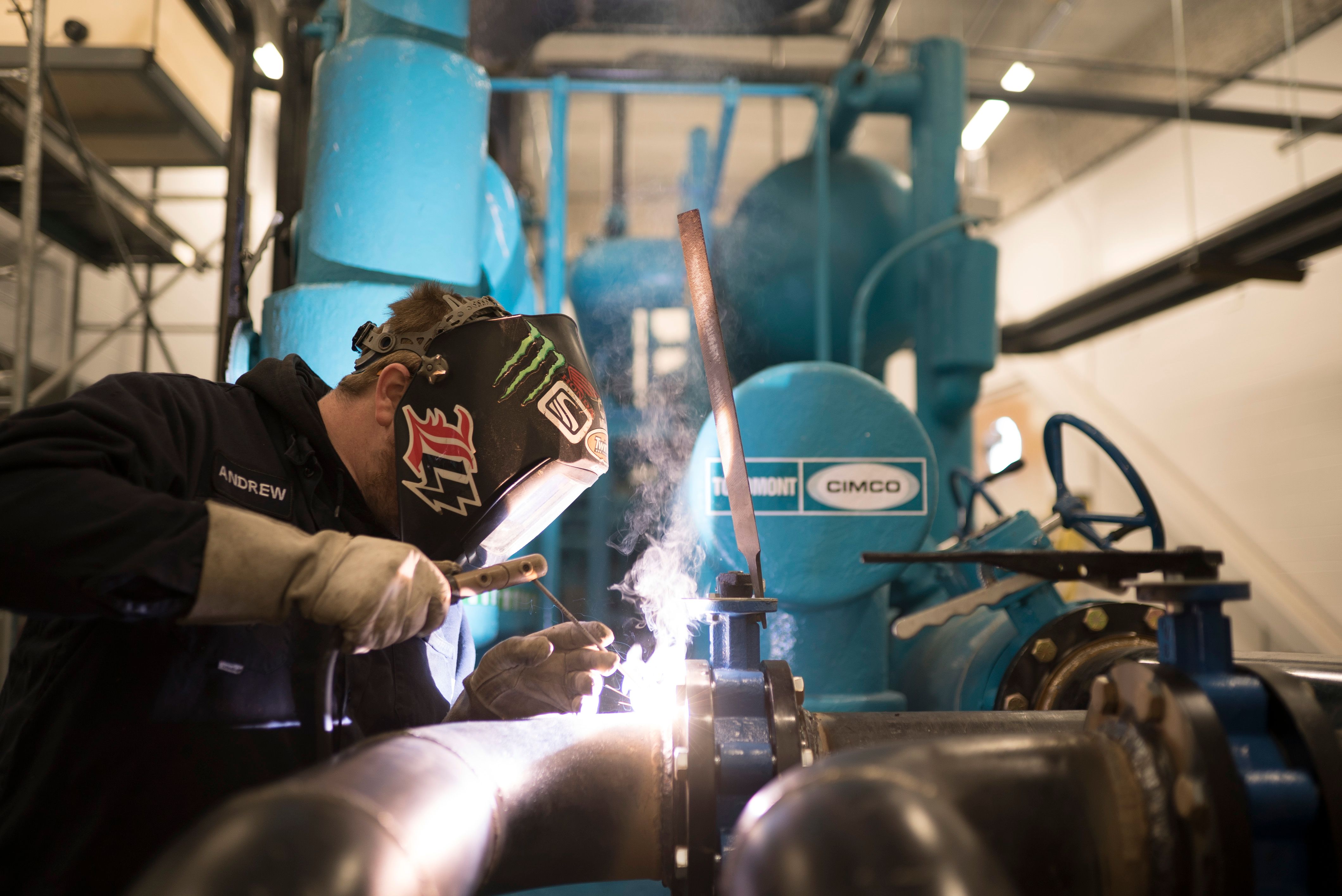 Refrigeration pipe installation work