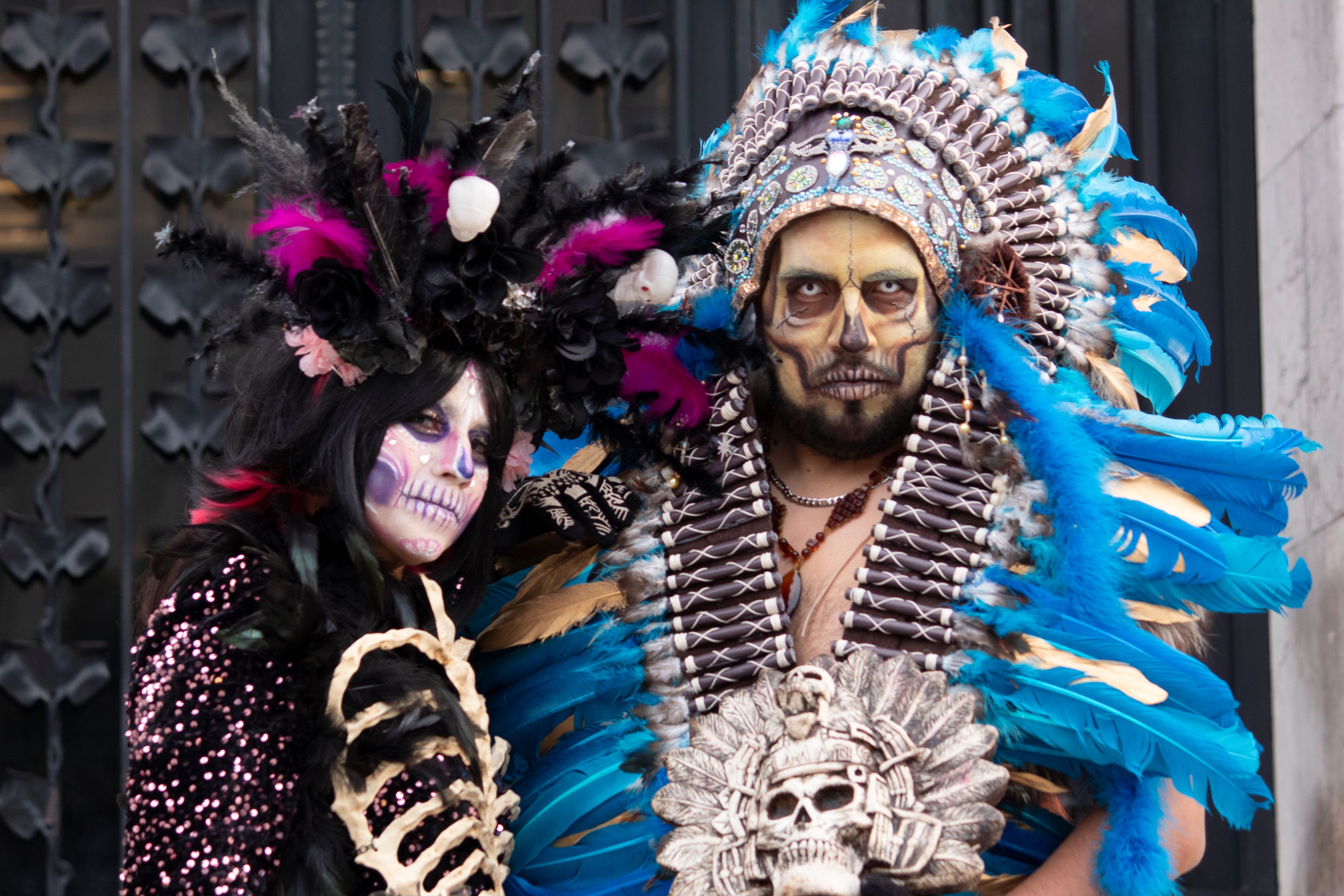 Vibrant Dia de los Muertos Costumes in Mexico City · Free Stock Photo