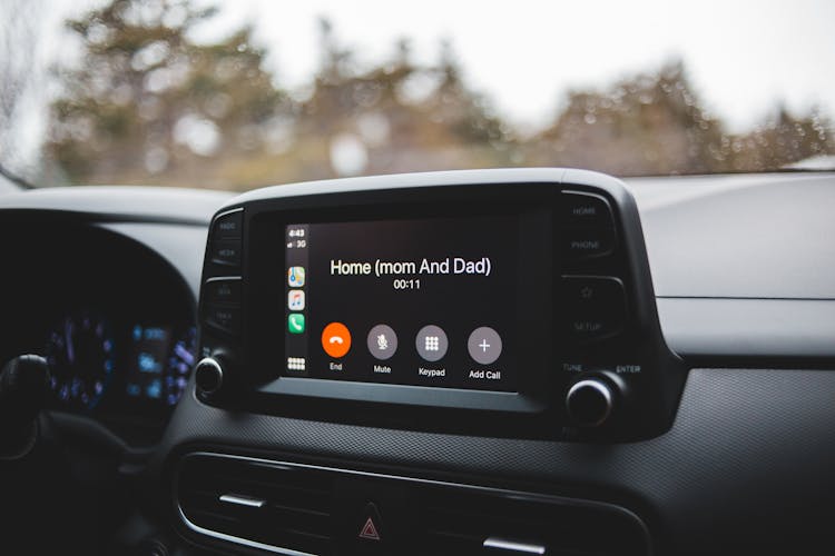 Car Multimedia System During Call